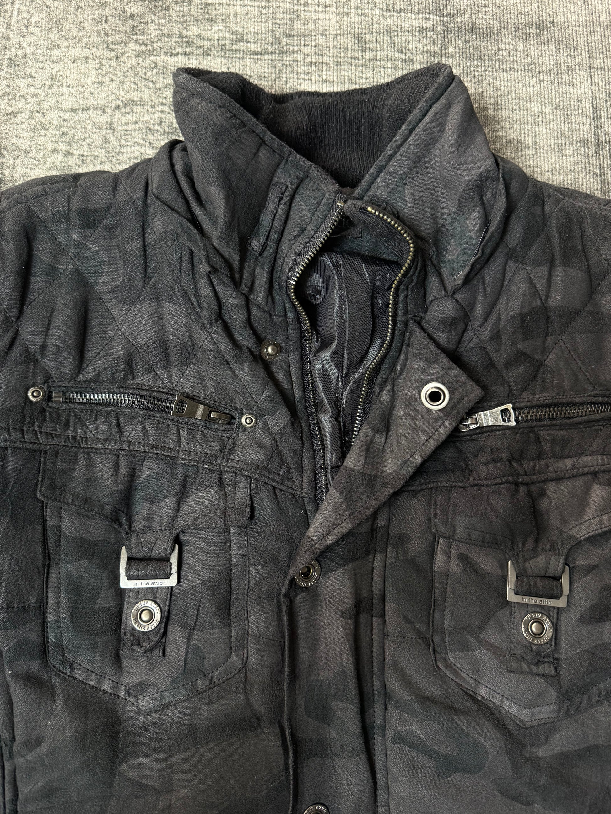 610826BAD2WEAR