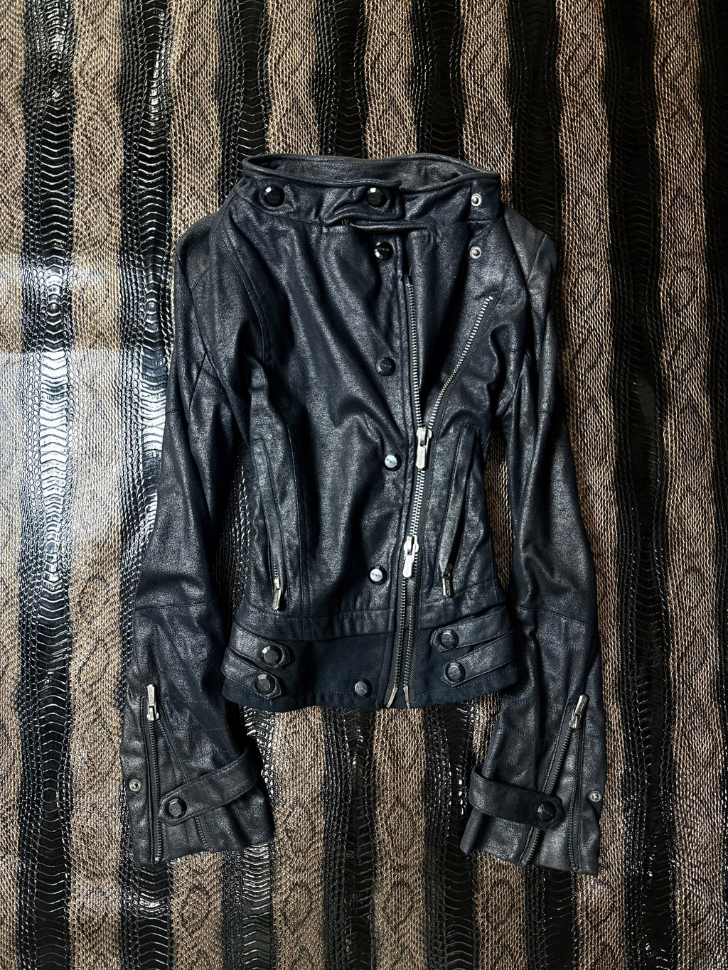 740626BAD2WEAR