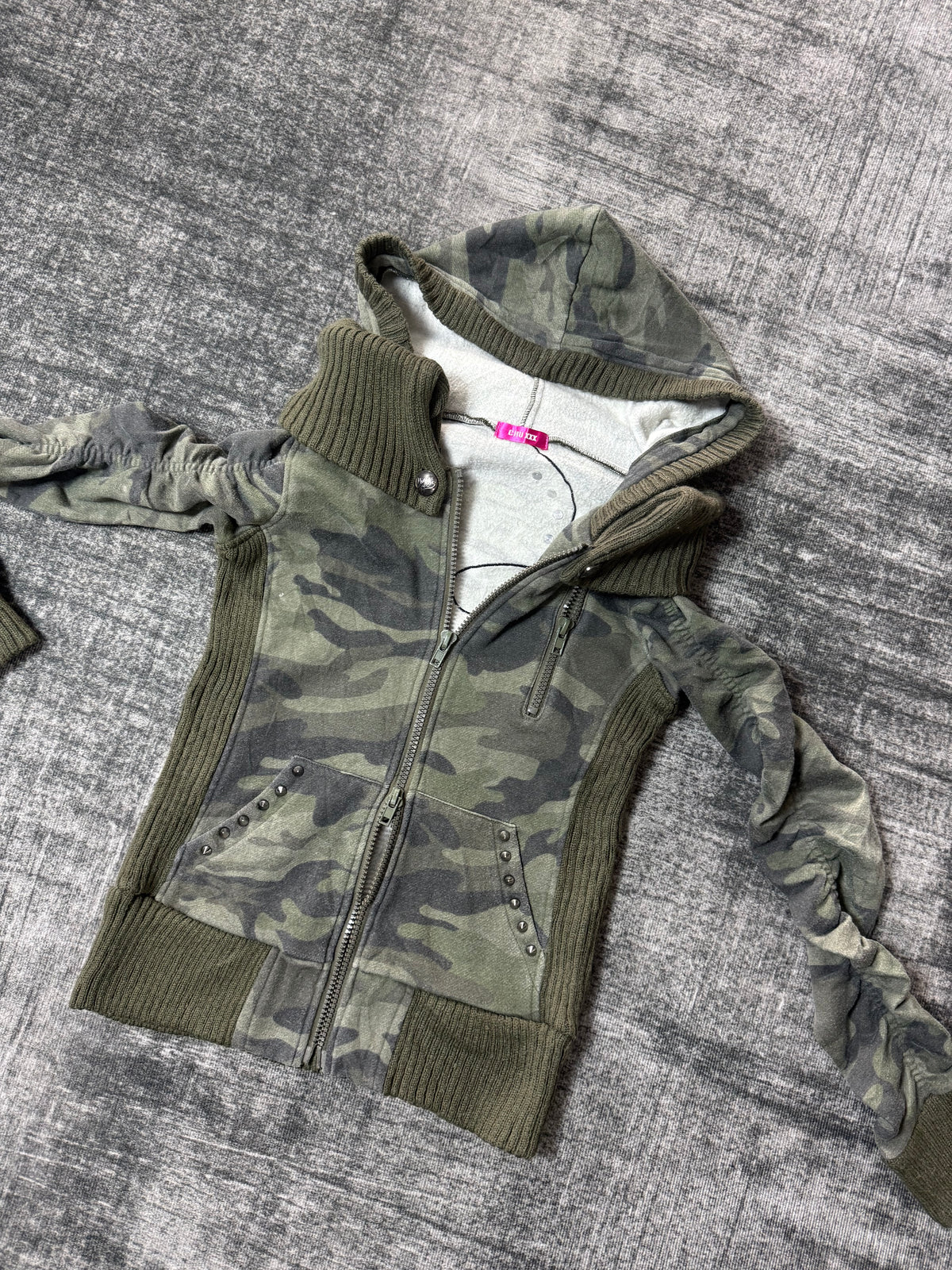 1040926BAD2WEAR