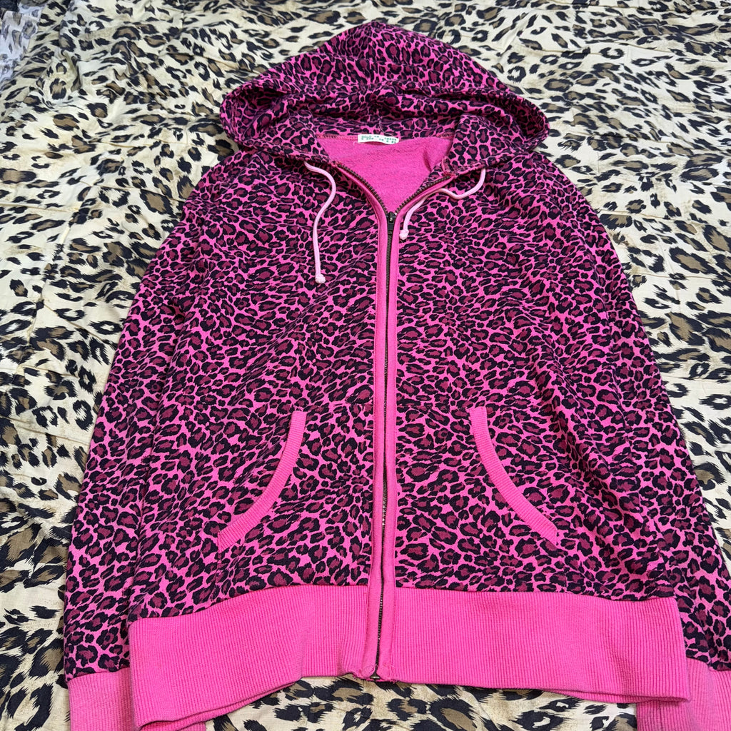 ༒𝐁𝟐𝐕༒𝟏 𝐎𝐅 𝟏 𝐋𝐈𝐌𝐈𝐓𝐄𝐃 𝐎𝐔𝐓𝐅𝐈𝐓