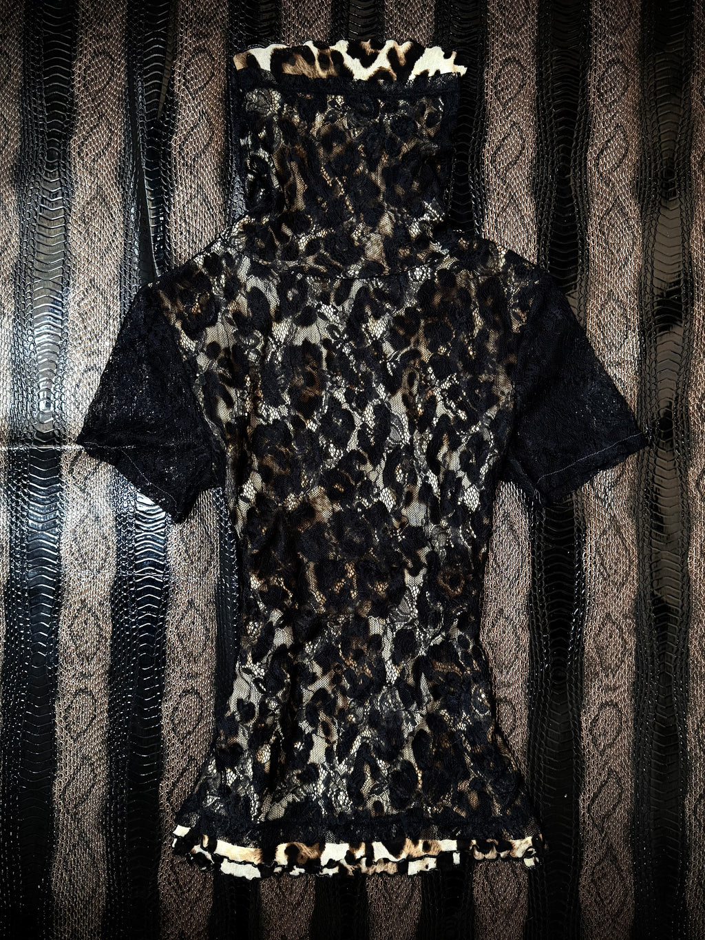 B2V BLACK LACE LEOPARD TOP ༒