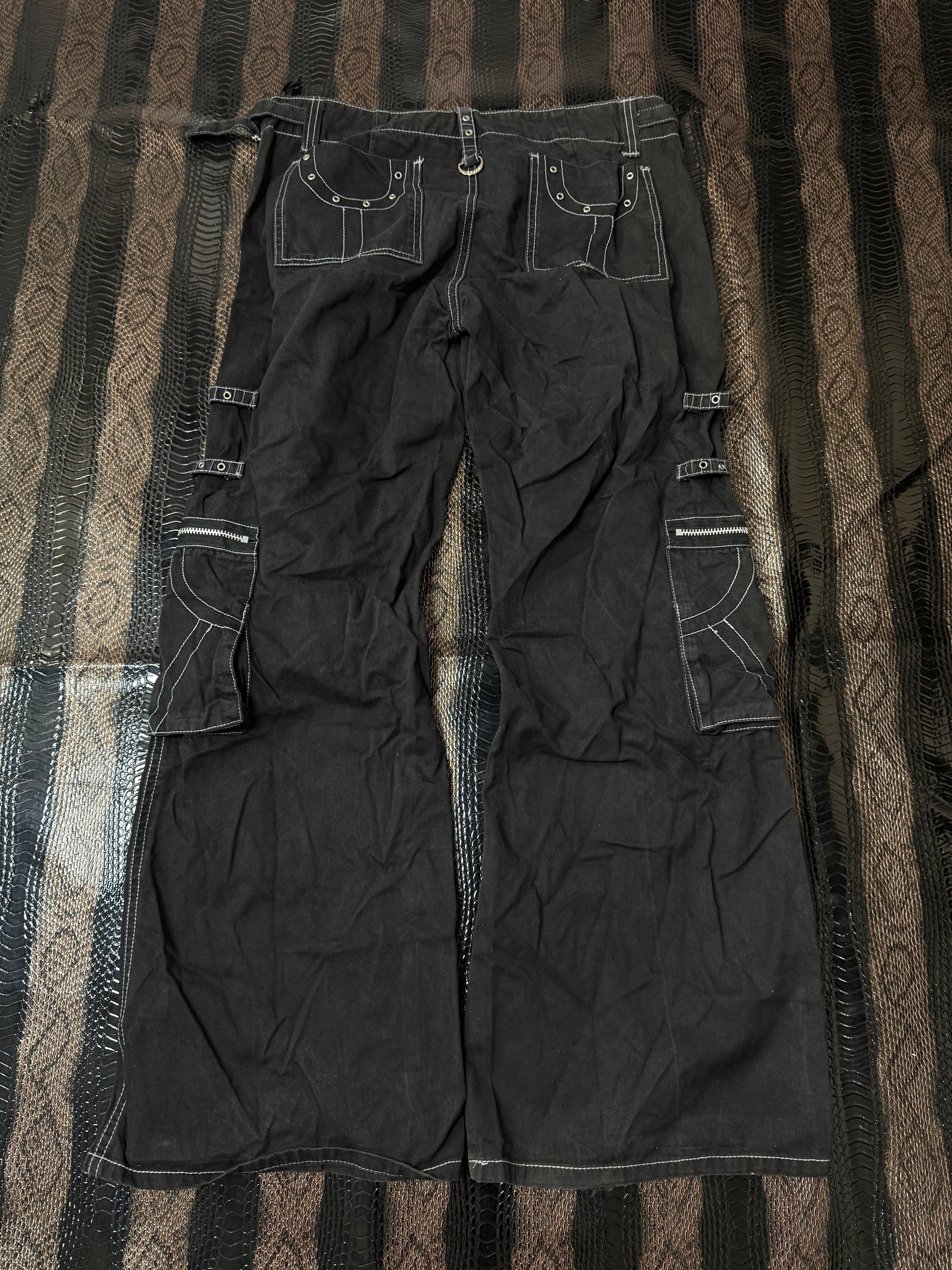 B2V TRIPP NYC PANTS 01 ༒
