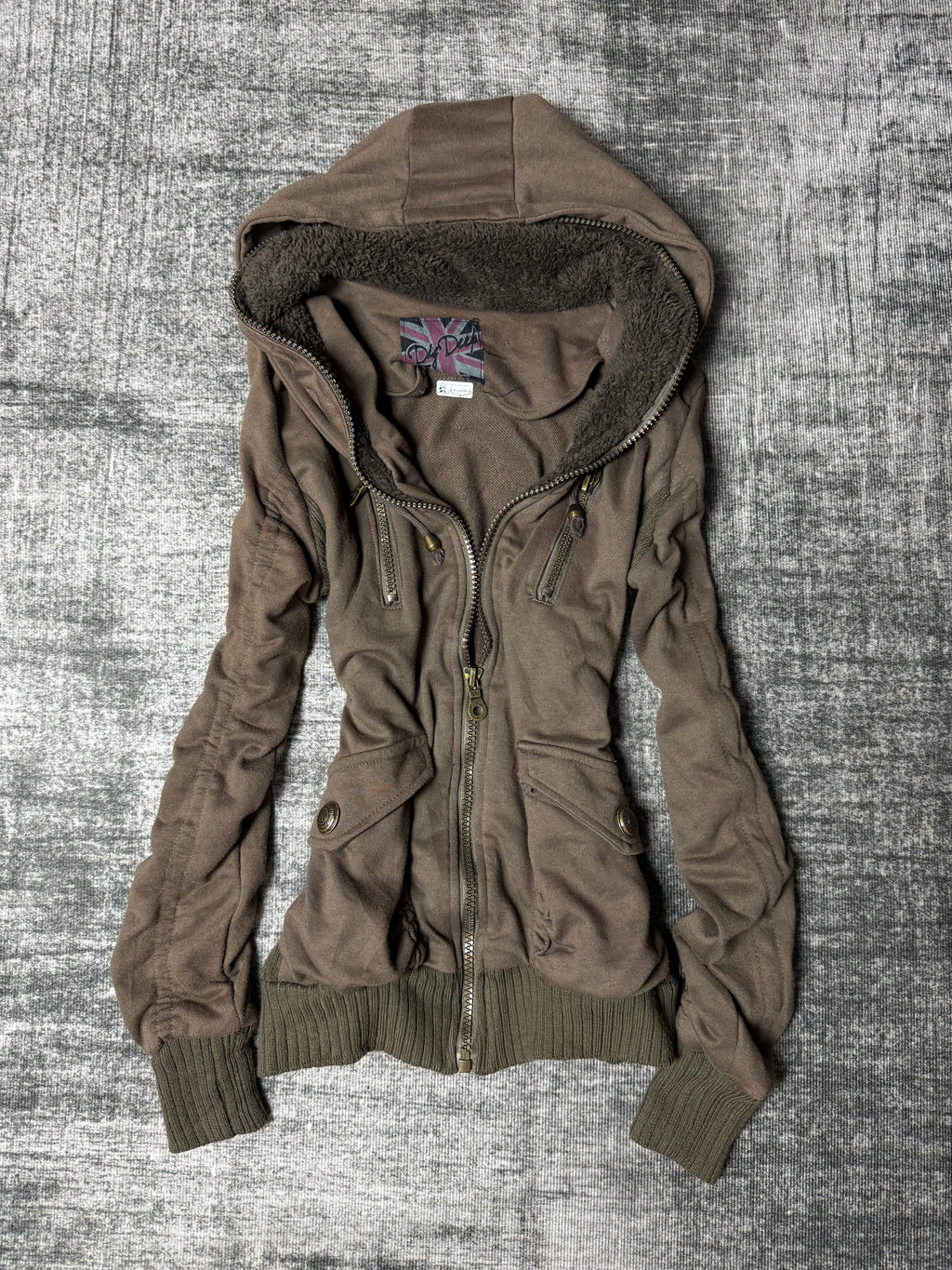 1000826BAD2WEAR