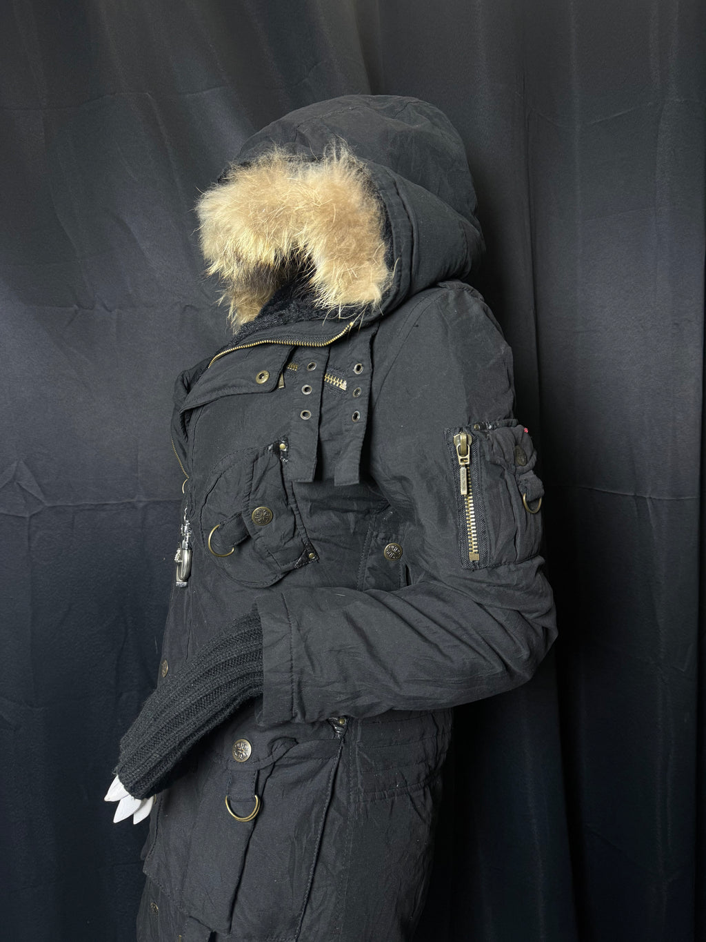 B2V-CECIL MCBEE JACKET ༒