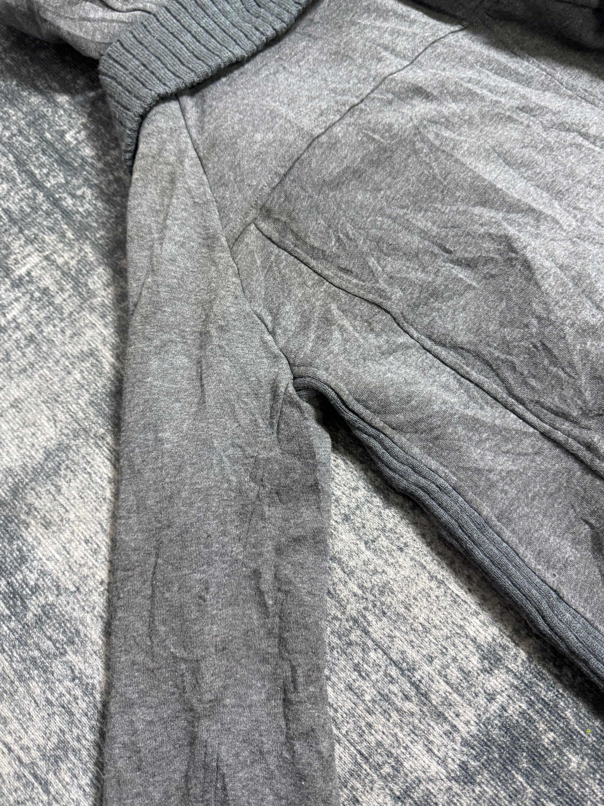 B2V-PRIVATE BEACH HOODIE༒