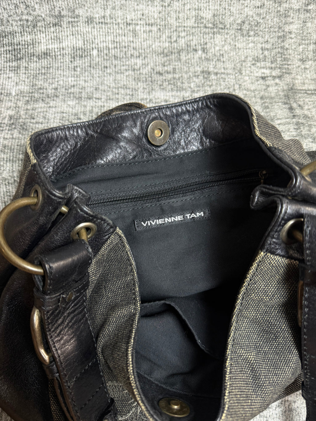VIVIENNE TAM SHOULDER BAG