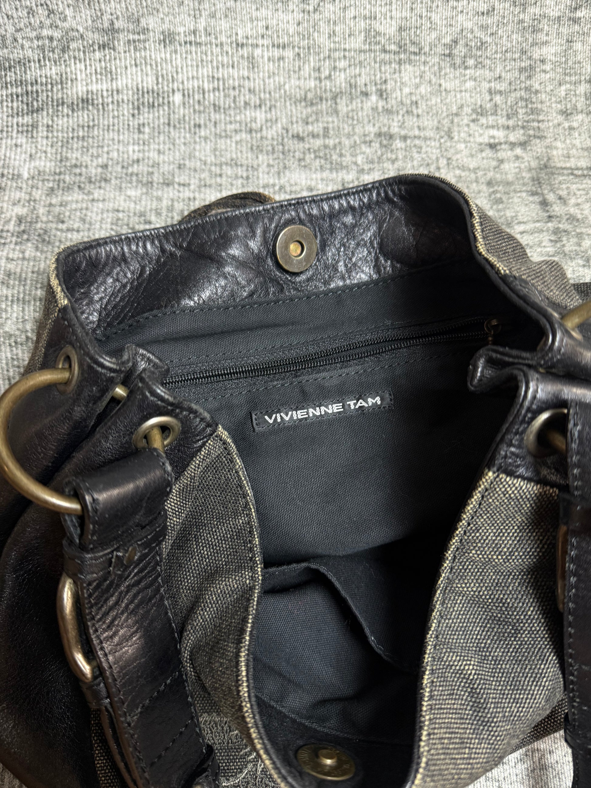 VIVIENNE TAM SHOULDER BAG