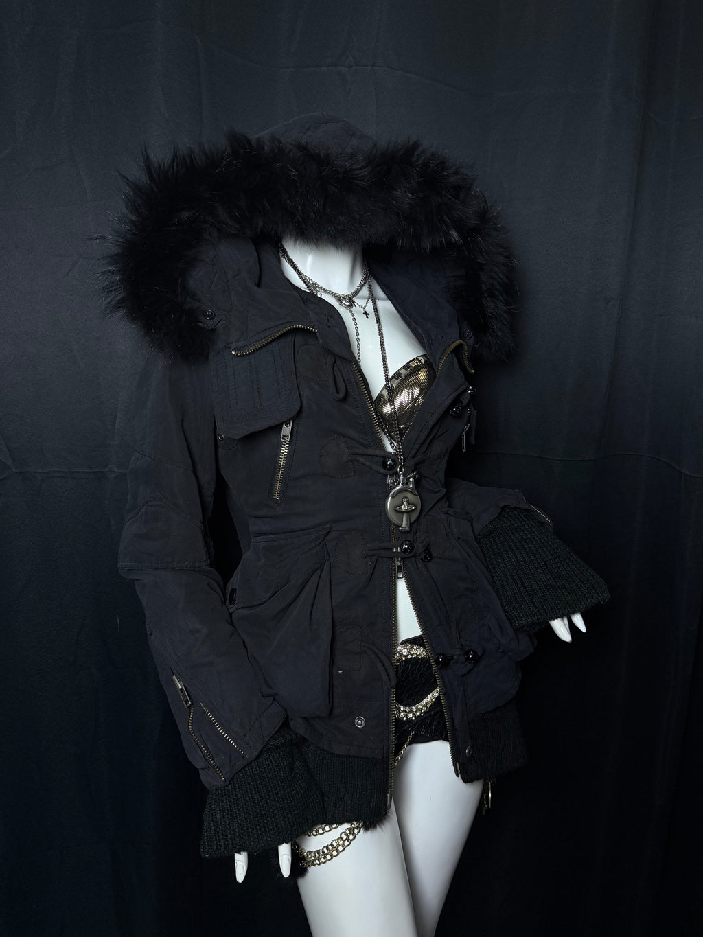 ༒SLY༒ 
𝗦𝗜𝗭𝗘 (𝗜𝗡𝗖𝗛𝗘𝗦): 
ʙᴜꜱᴛ 38-40
ʟᴇɴɢᴛʜ 28
ᴄᴏɴᴅɪᴛɪᴏɴ: 7/10 used