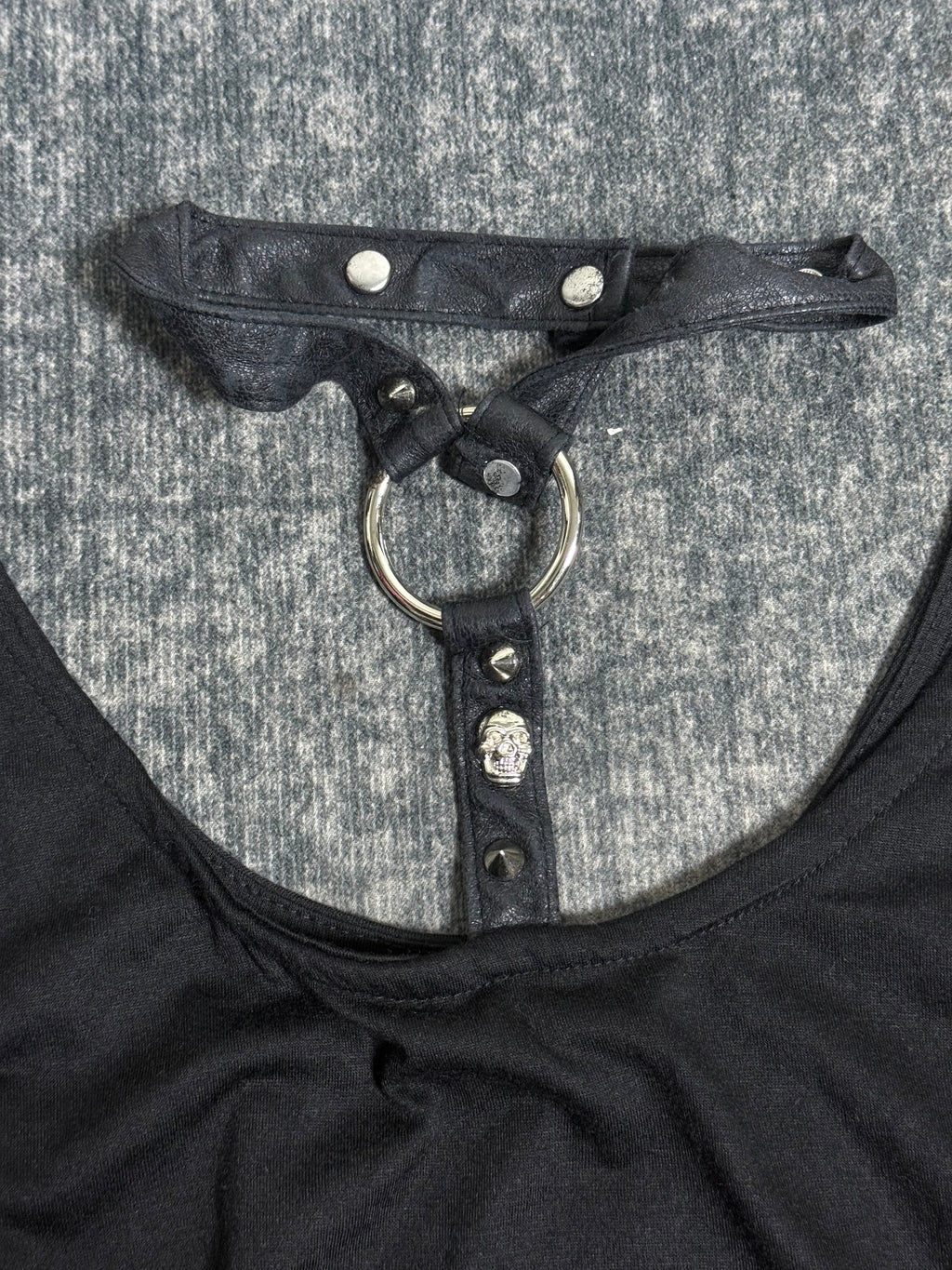 B2V- GLAD NEWS SHIRT༒