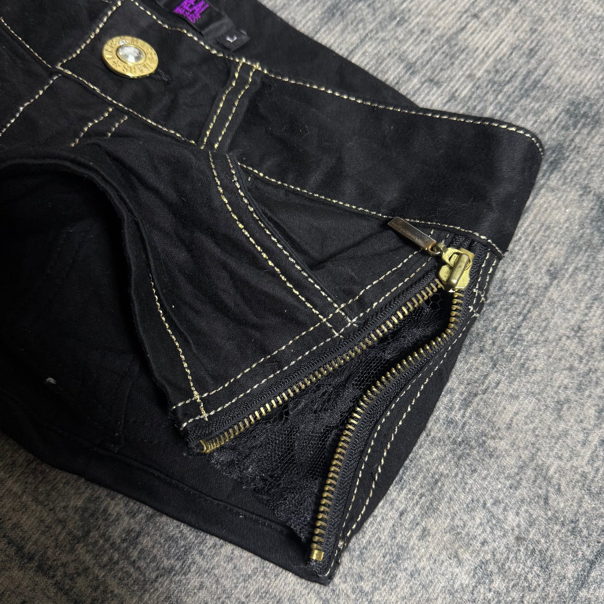 B2V REAL*MARS SHORTS༒