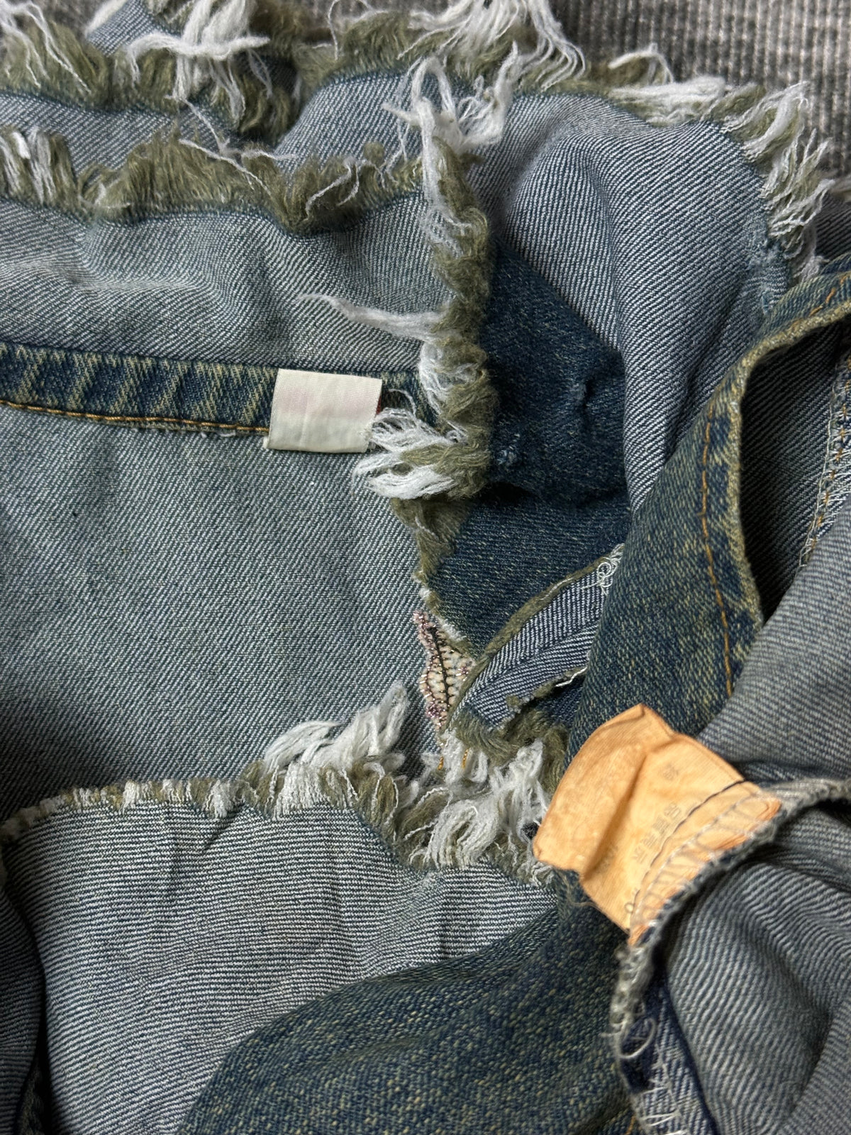 600926BAD2WEAR Check some details