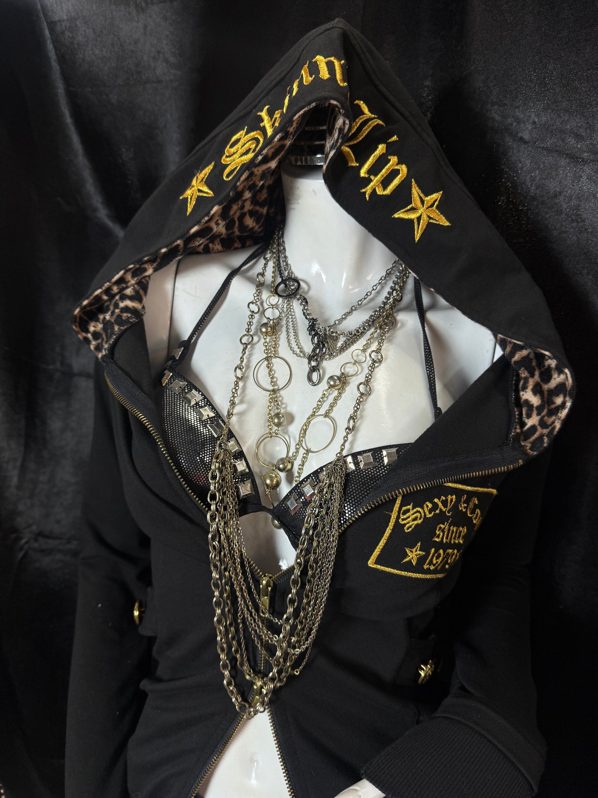SKINNY LIP HOODIE ༒(1)