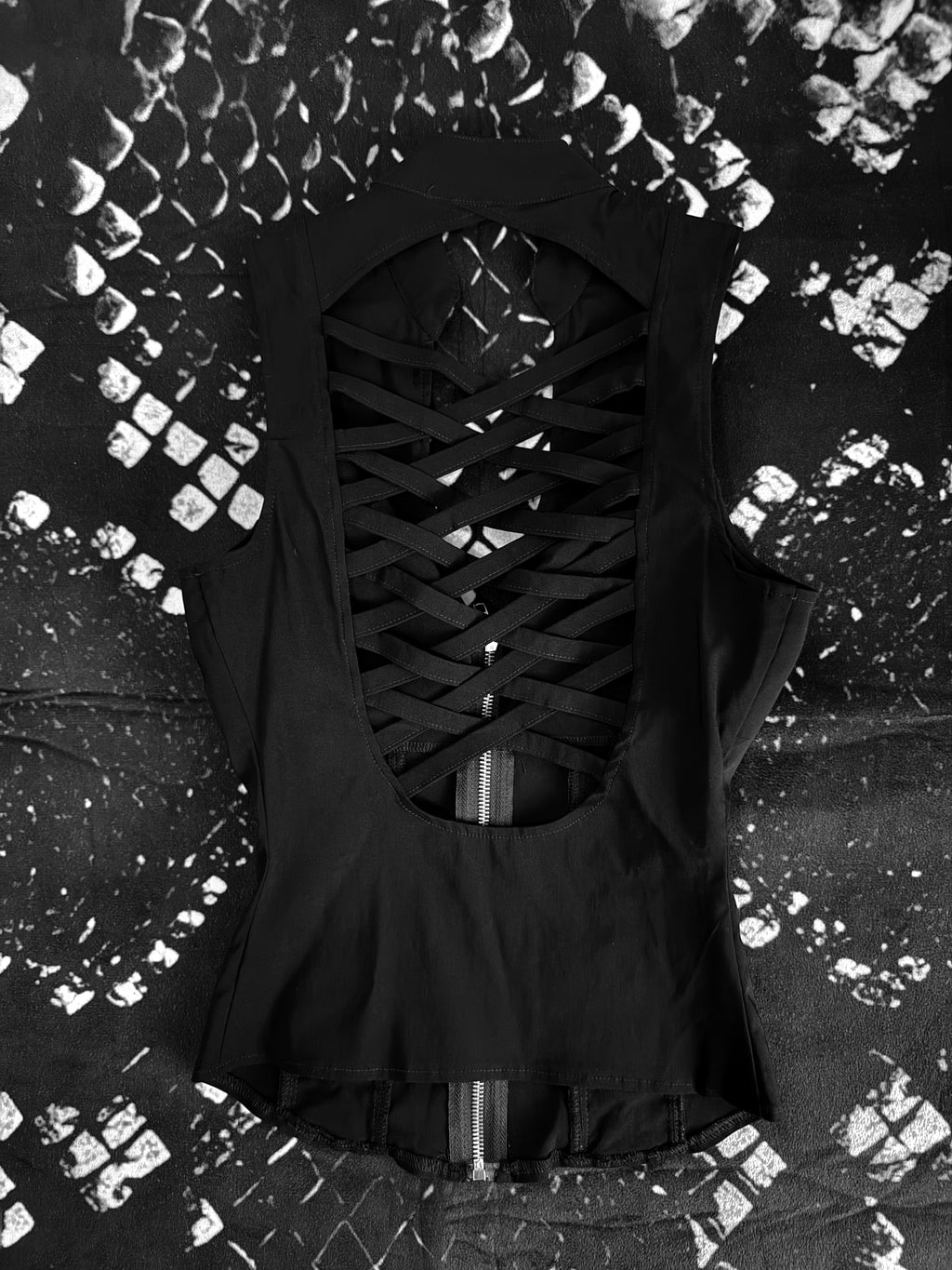 ༒ Black lace-up corset vest ༒
