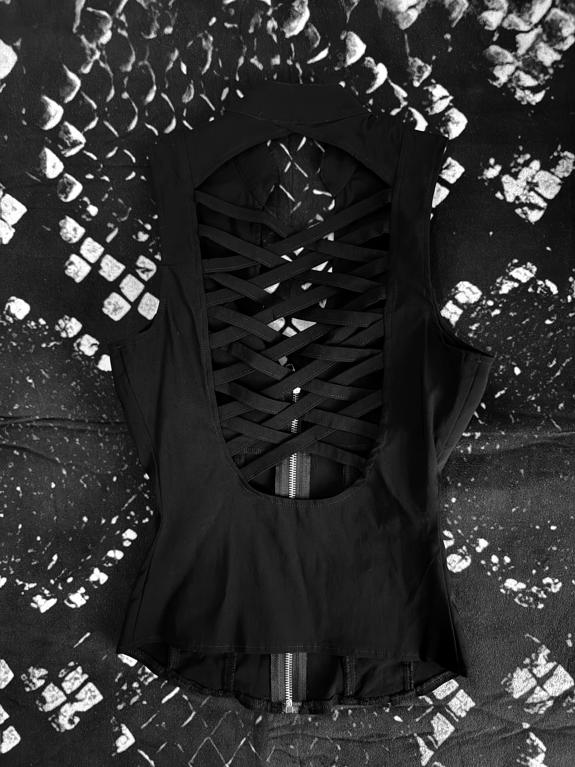 ༒ Black lace-up corset vest ༒