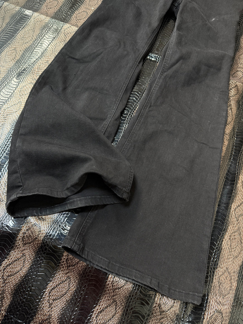 B2V BLACK FLARE JEANS 01༒