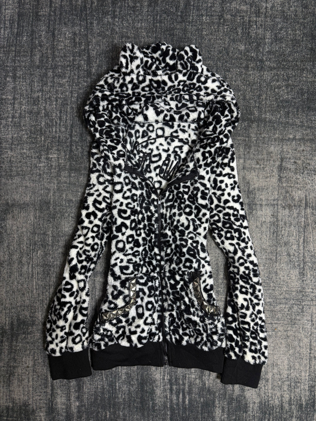 B2V- WHITE GRAMO HOOIDE ༒