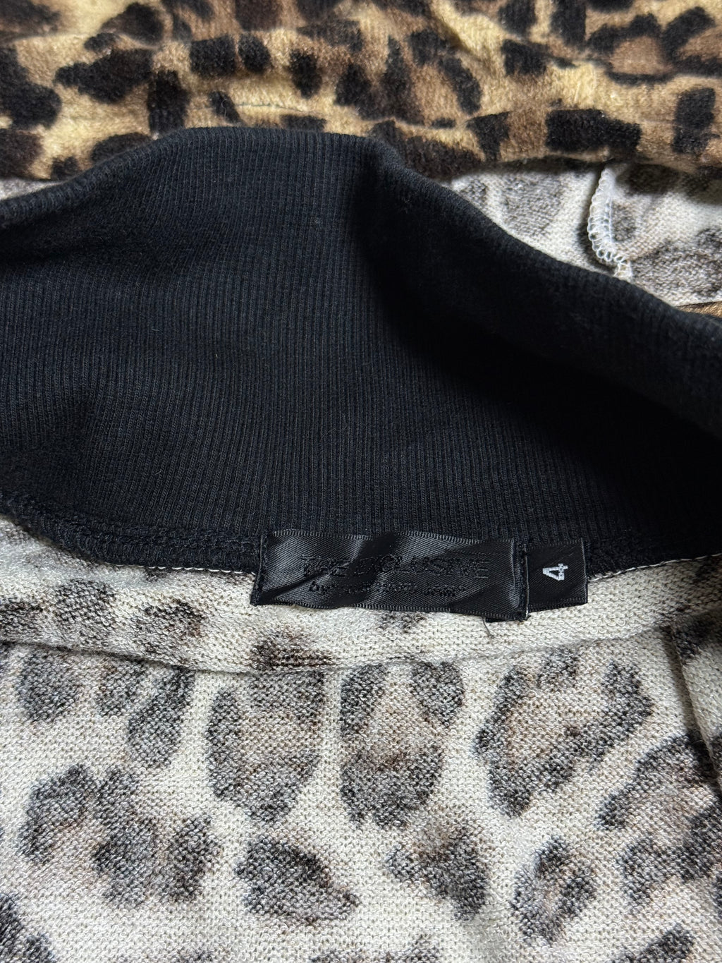 B2V-THE EXCLUSIVE HOODIE༒