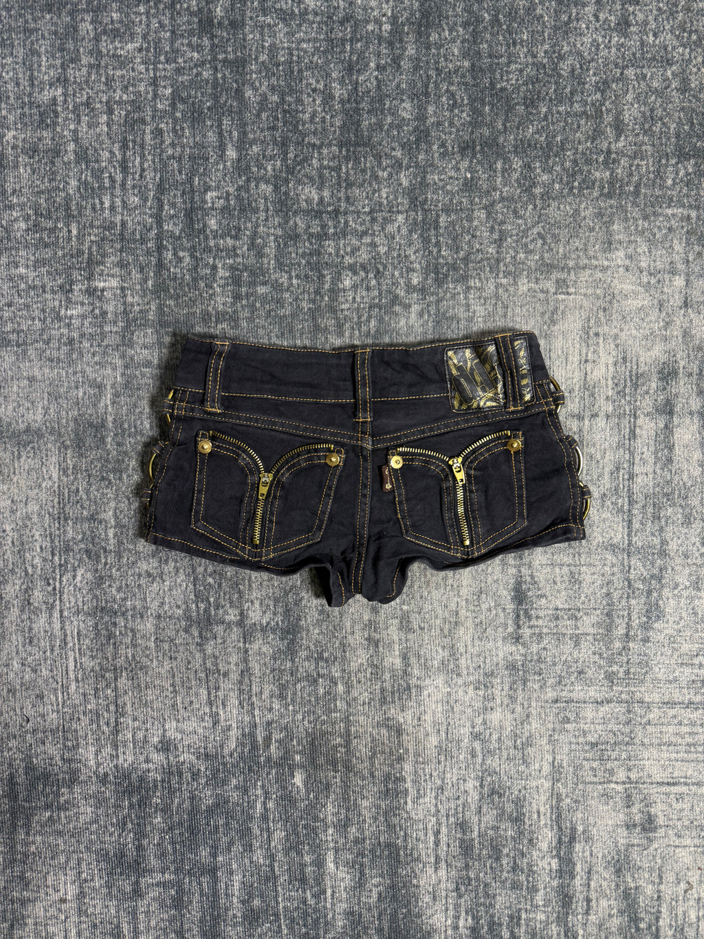 B2V-DIA SHORT༒