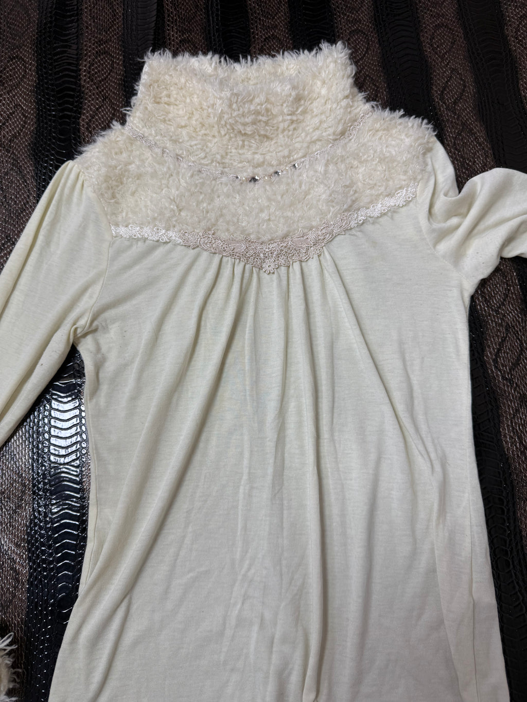 B2V AXES FEMME LONG SLEEV ༒