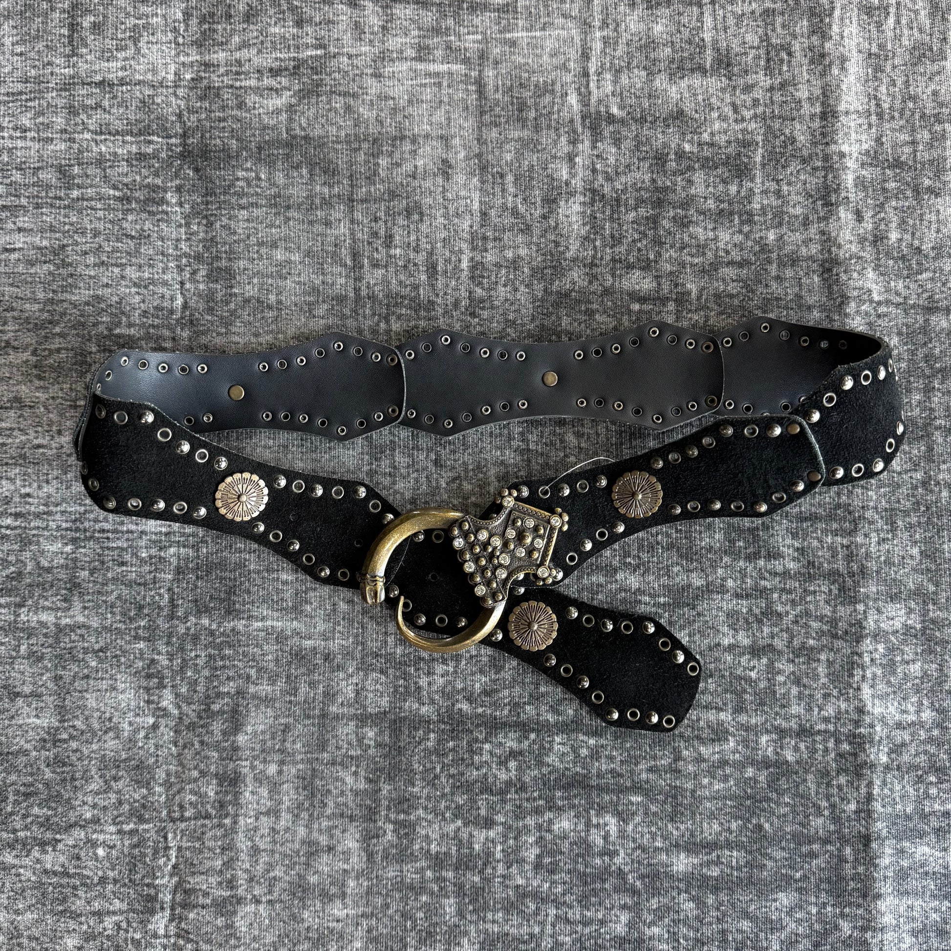 RAVEN STUD BELT
