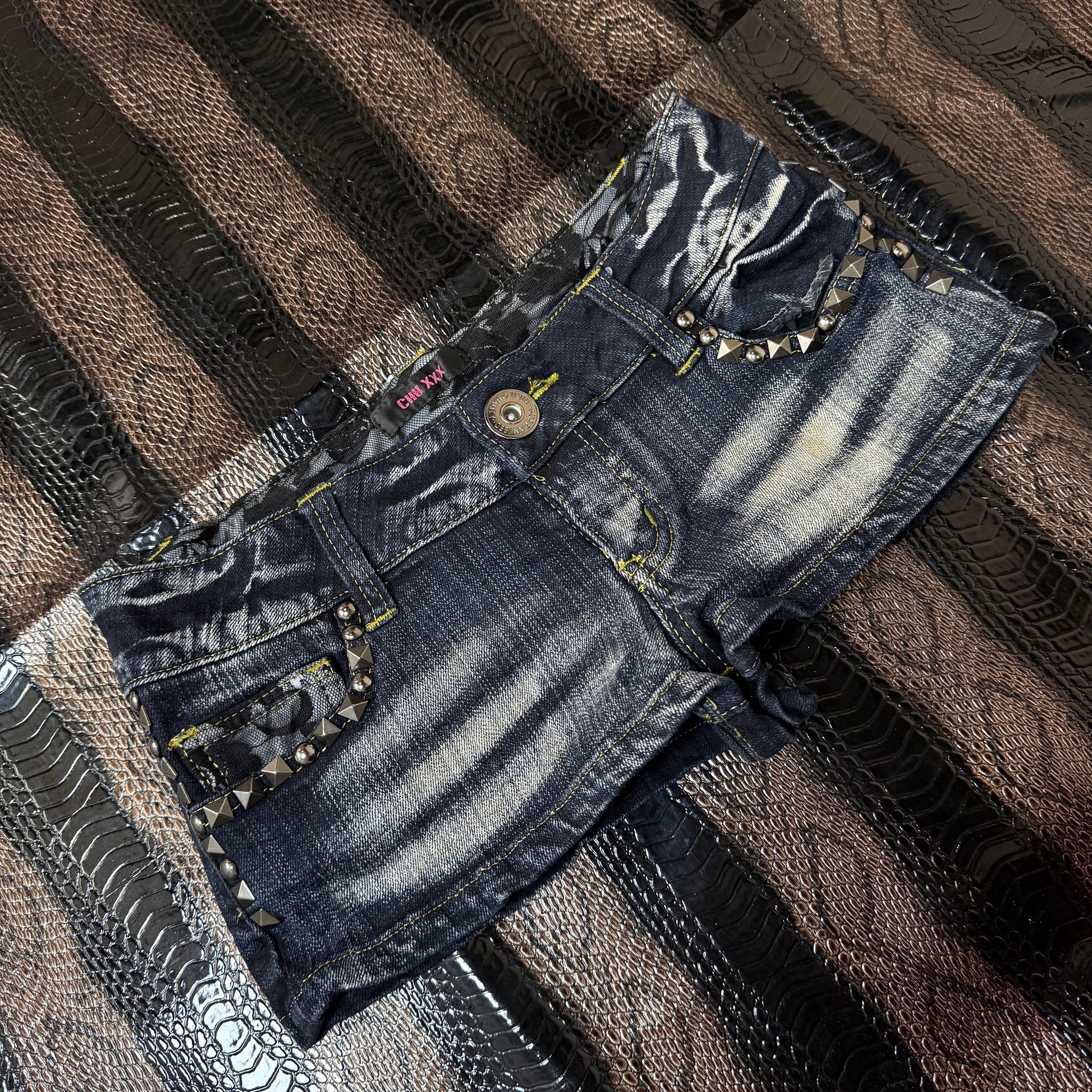 B2V CHU XX SHORTS 01 ༒