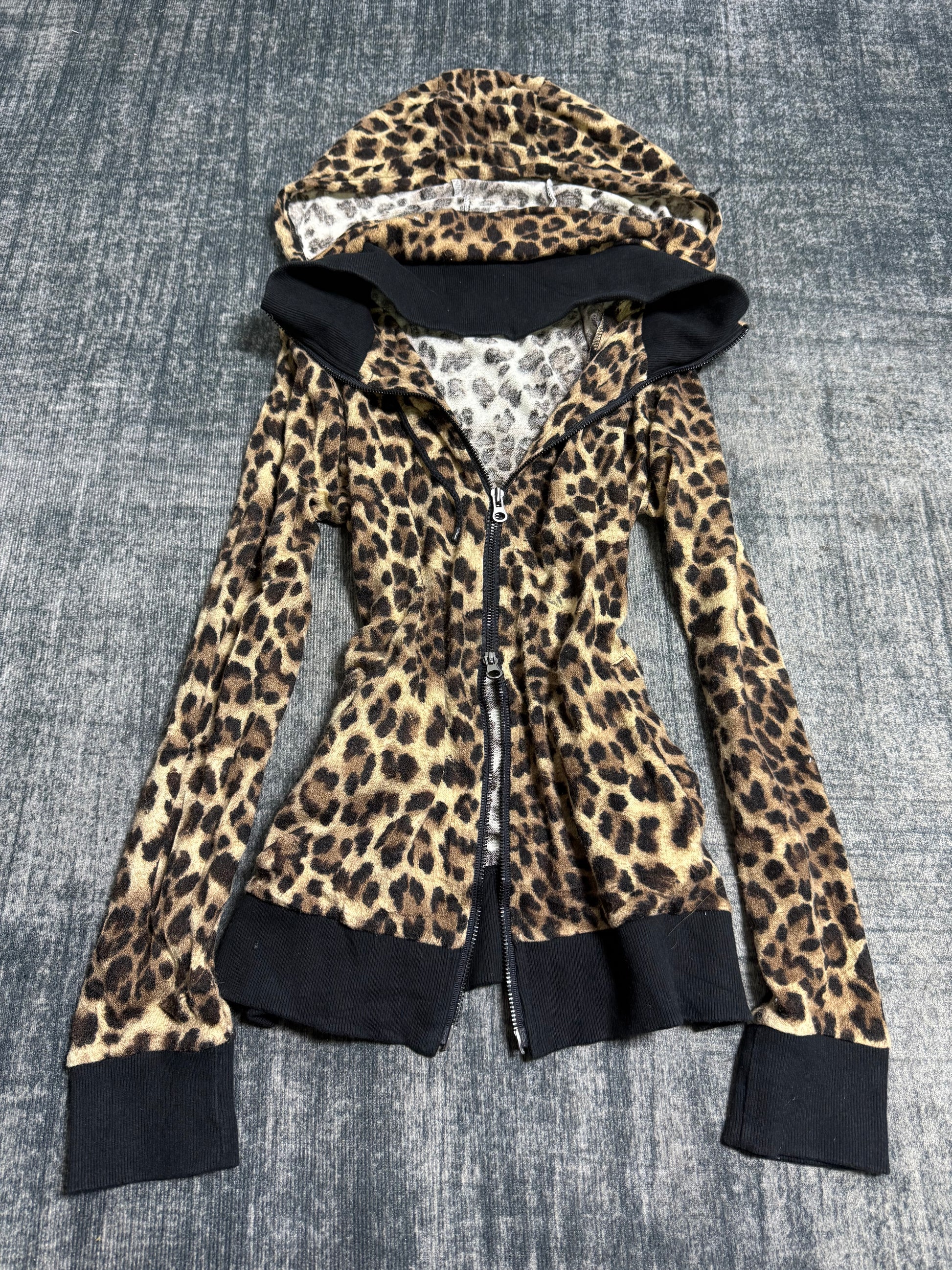 B2V-THE EXCLUSIVE HOODIE༒