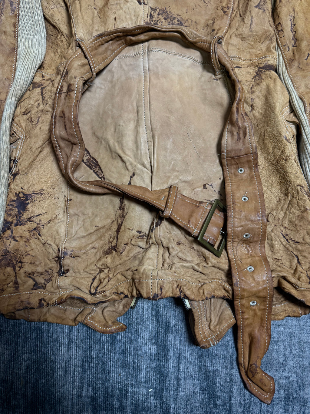 ༒vtg leather jacket ༒