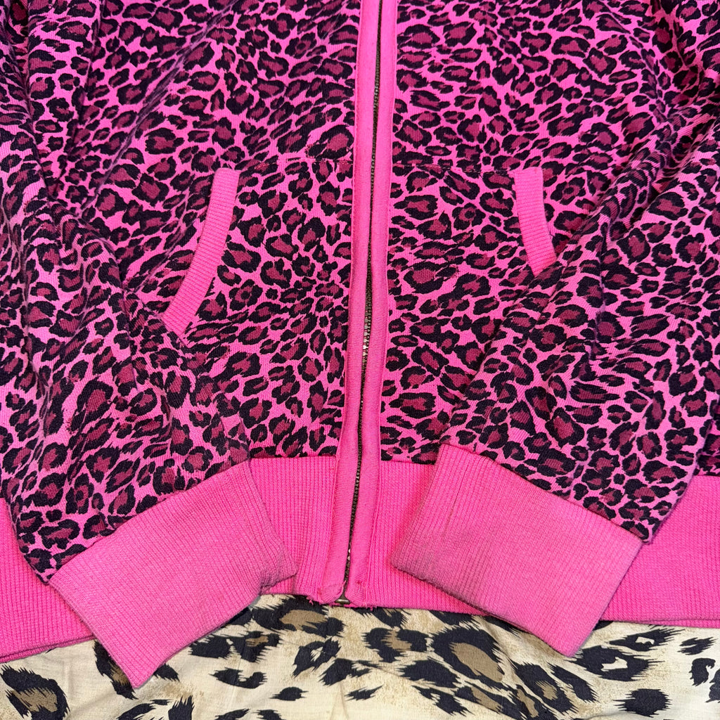 ༒𝐁𝟐𝐕༒𝟏 𝐎𝐅 𝟏 𝐋𝐈𝐌𝐈𝐓𝐄𝐃 𝐎𝐔𝐓𝐅𝐈𝐓