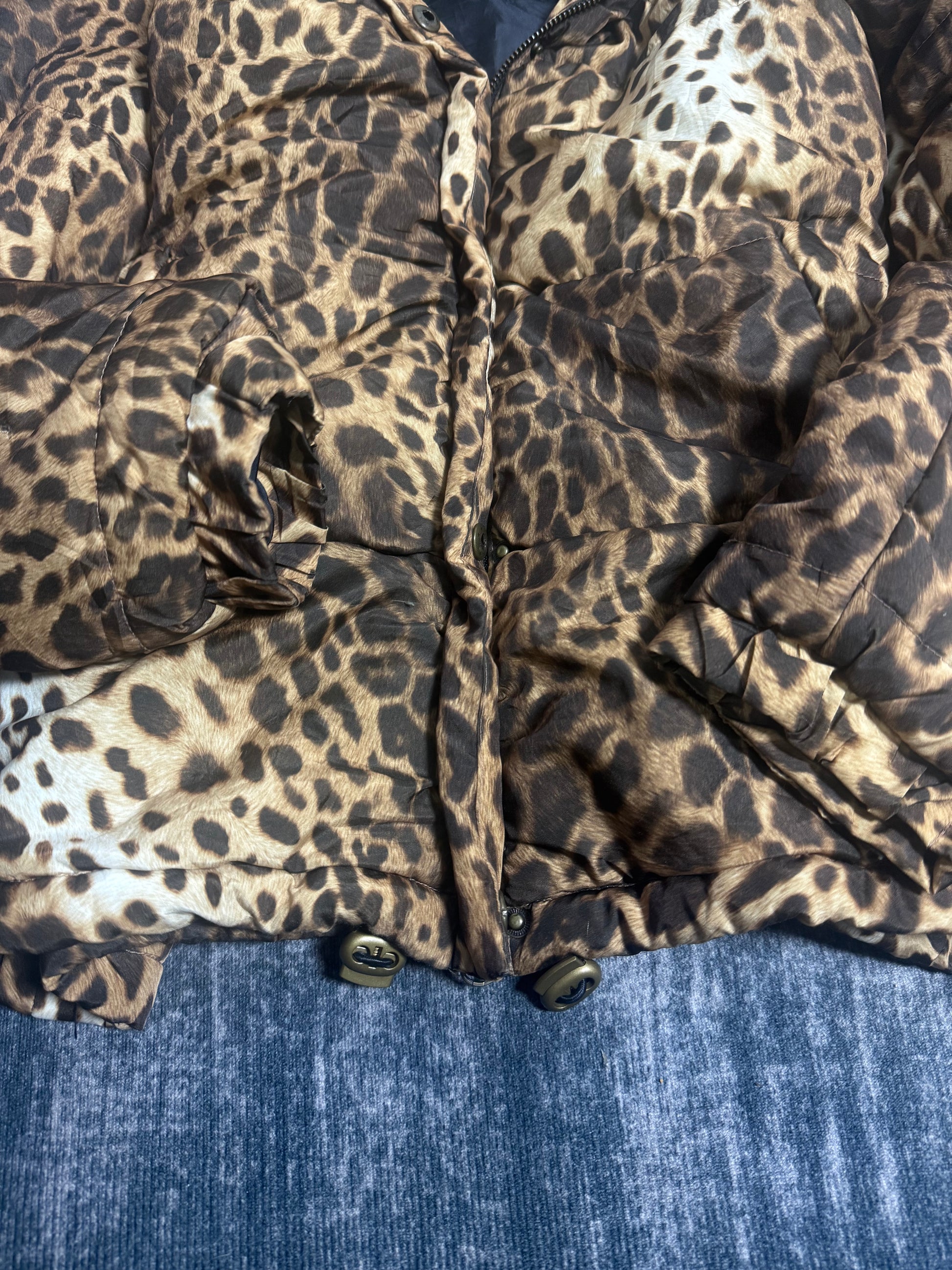 B2V-LIP SERVICE HOODIE༒