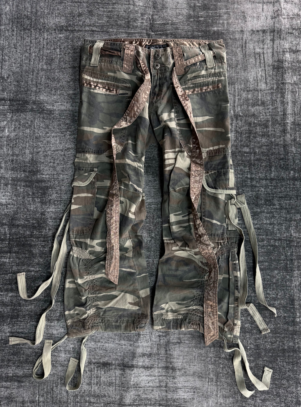 MISS ME CAMO CARGO PANT ༒