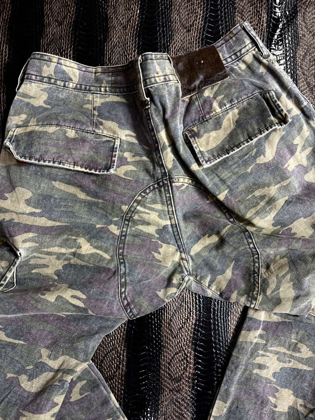 020626BAD2WEAR