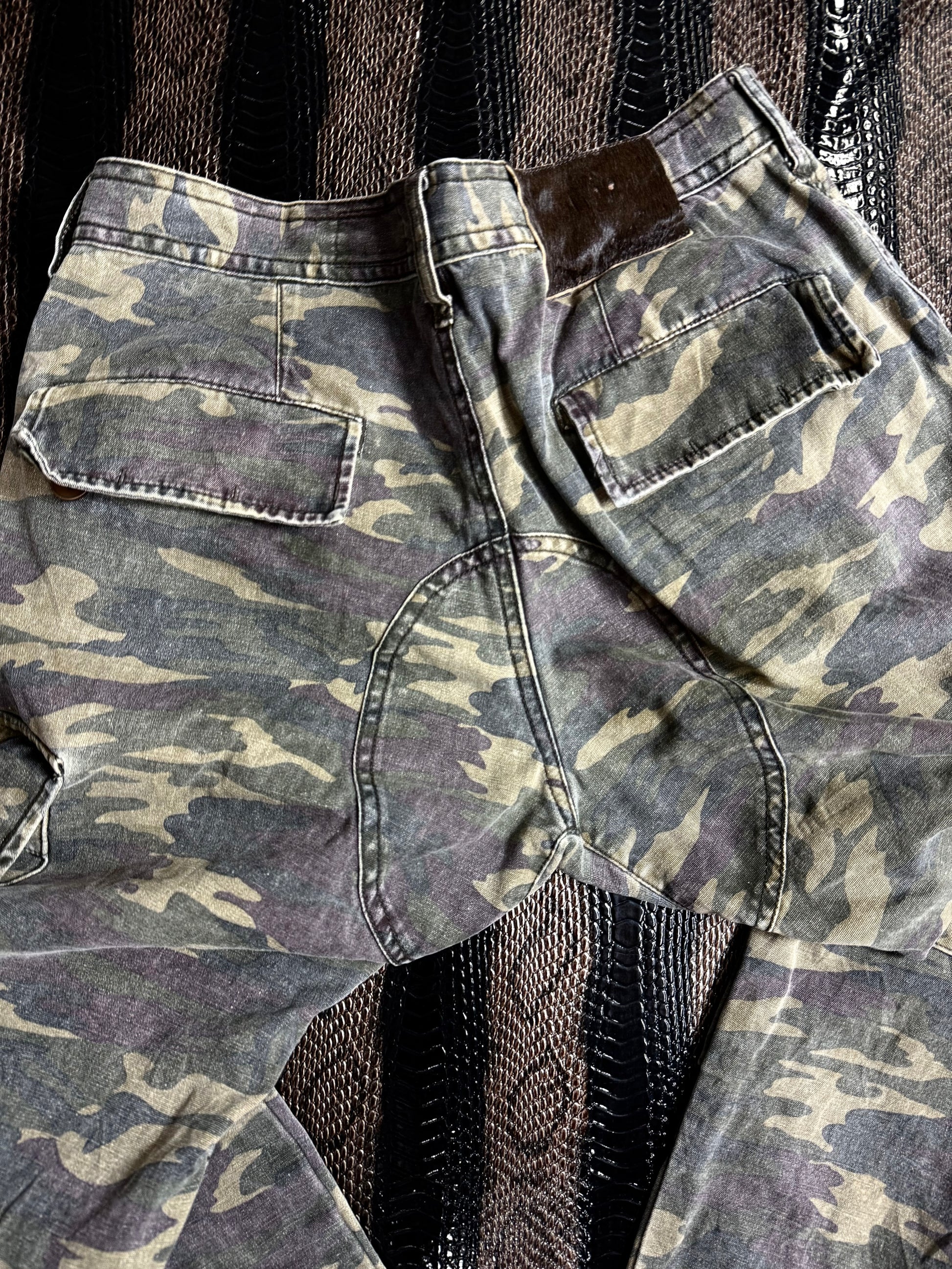 020626BAD2WEAR