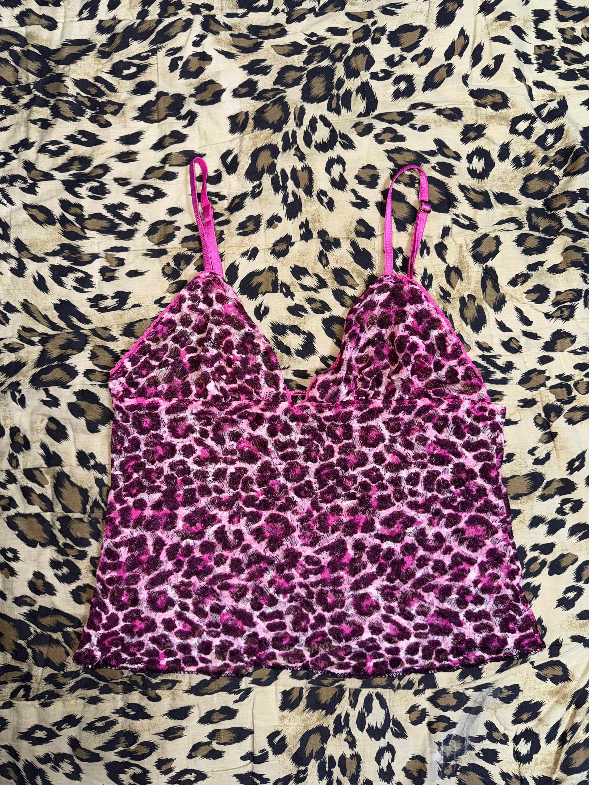 ༒𝐁𝟐𝐕༒𝟏 𝐎𝐅 𝟏 𝐋𝐈𝐌𝐈𝐓𝐄𝐃 𝐎𝐔𝐓𝐅𝐈𝐓