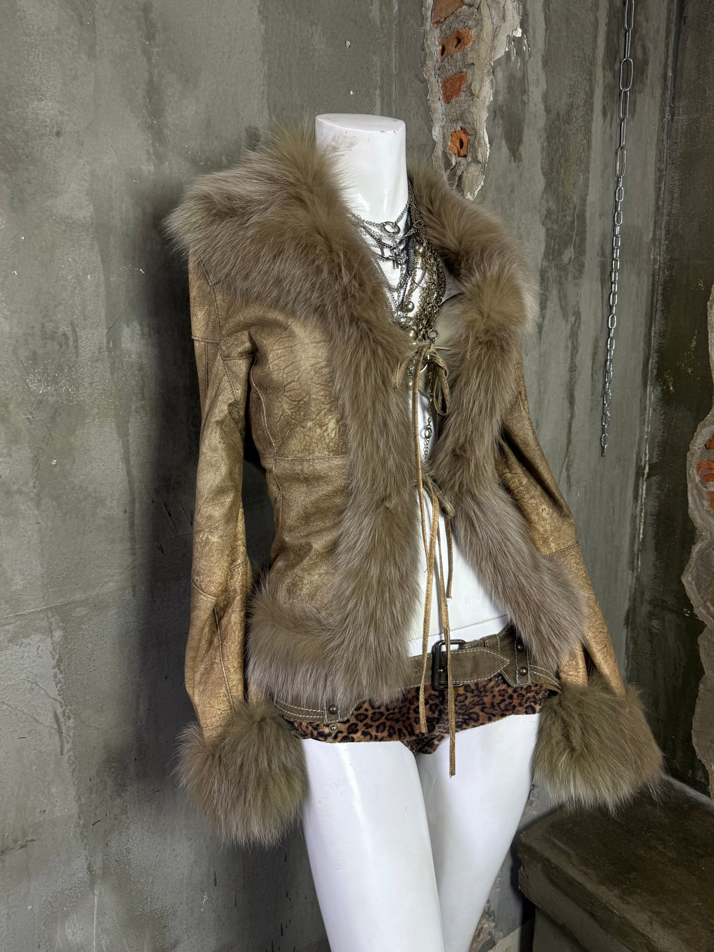 041026BAD2WEAR