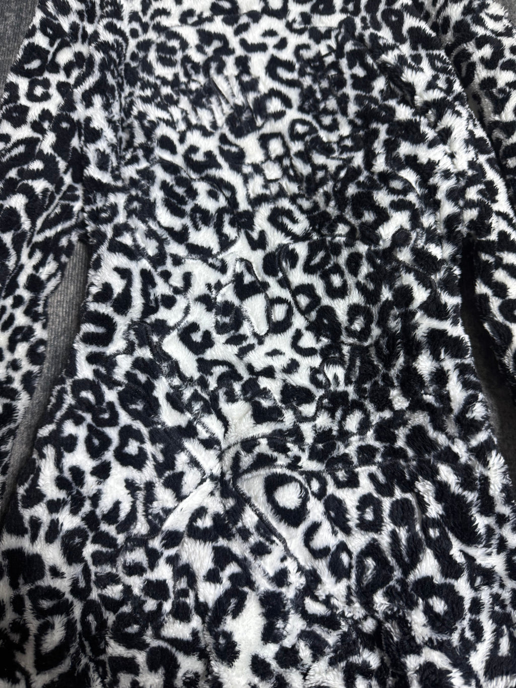 B2V- WHITE GRAMO HOOIDE ༒