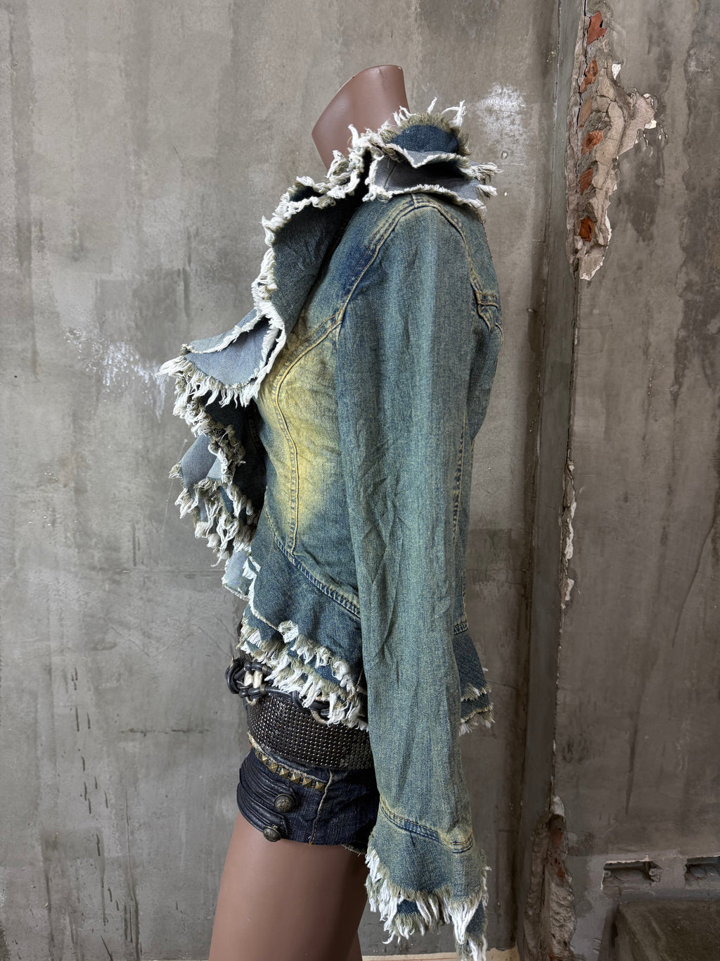 600926BAD2WEAR Check some details