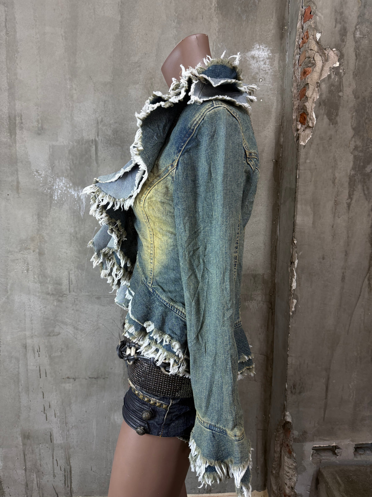 600926BAD2WEAR Check some details