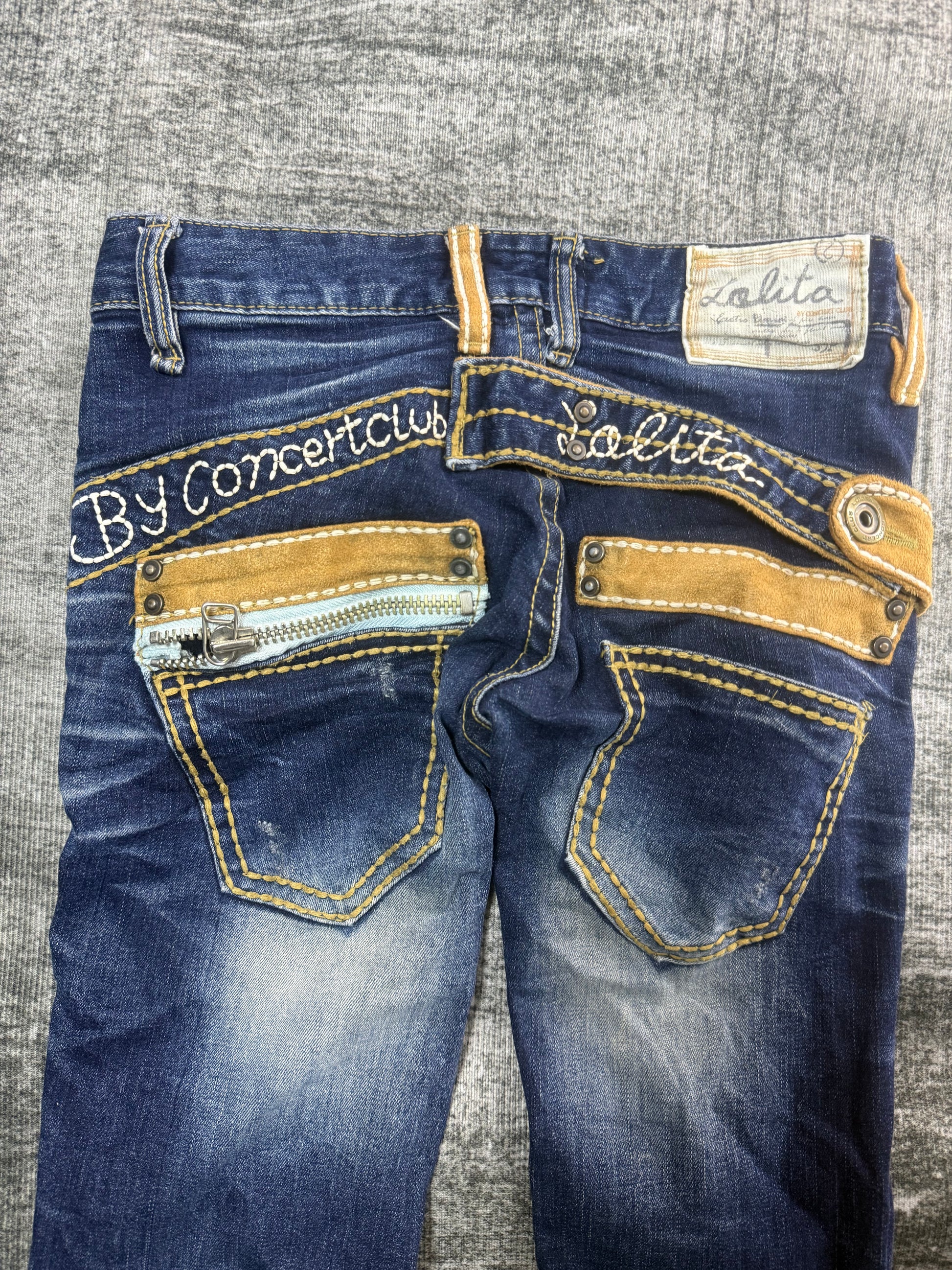 VTG F FLARE JEANS ༒
