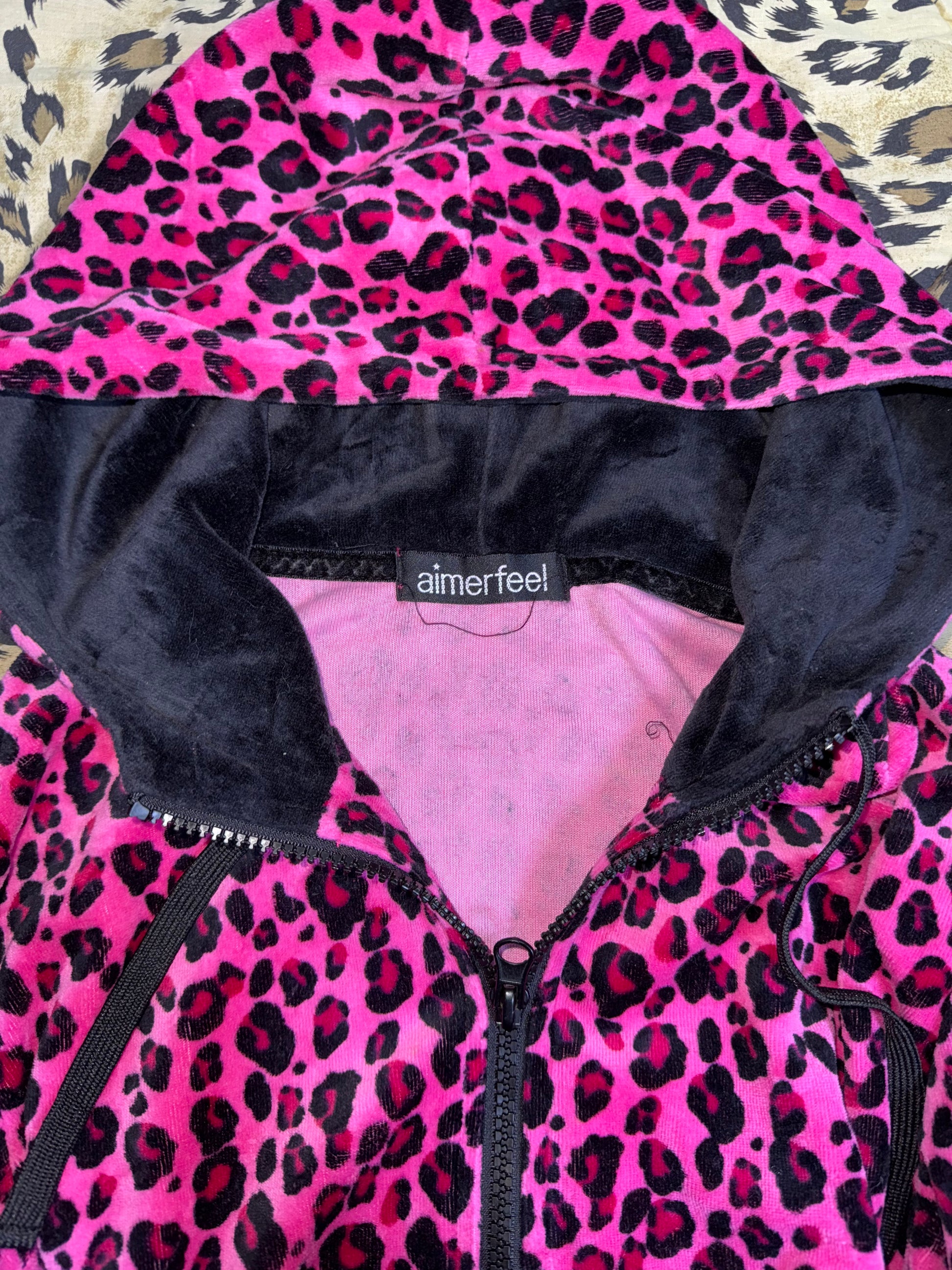 ༒𝐁𝟐𝐕༒𝟏 𝐎𝐅 𝟏 𝐋𝐈𝐌𝐈𝐓𝐄𝐃 𝐎𝐔𝐓𝐅𝐈𝐓