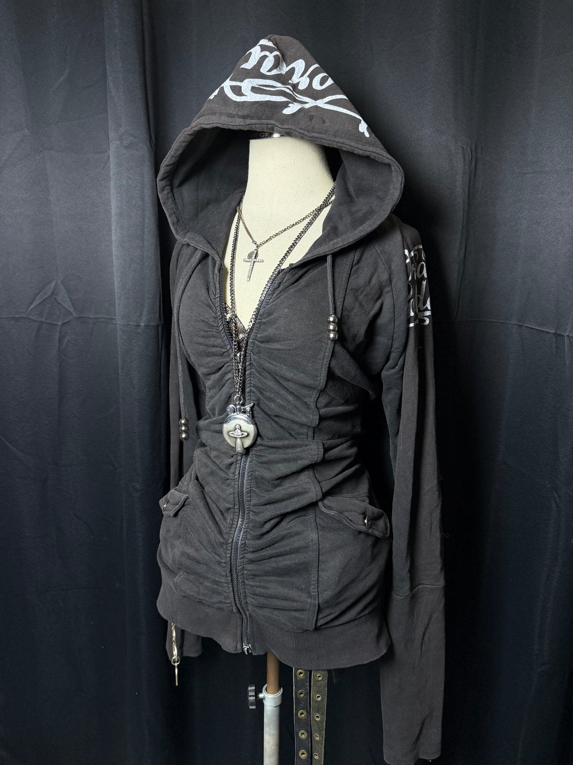 B2V- CALOLLE HOODIE༒