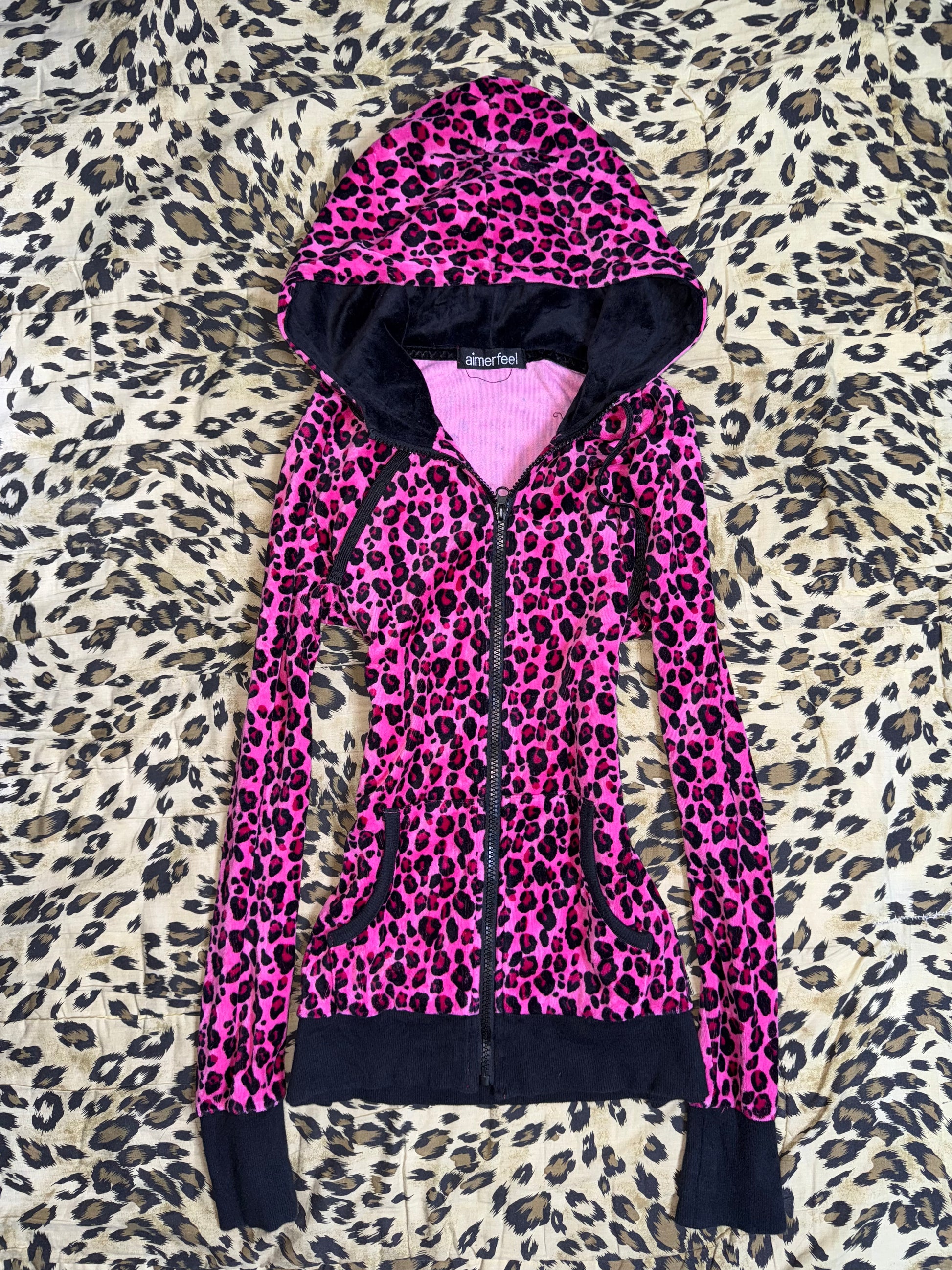 ༒𝐁𝟐𝐕༒𝟏 𝐎𝐅 𝟏 𝐋𝐈𝐌𝐈𝐓𝐄𝐃 𝐎𝐔𝐓𝐅𝐈𝐓