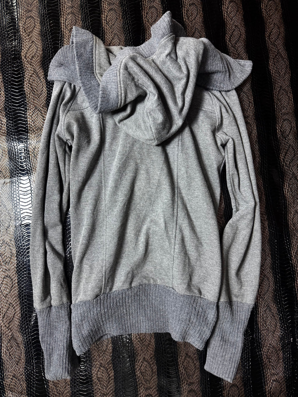 810626BAD2WEAR