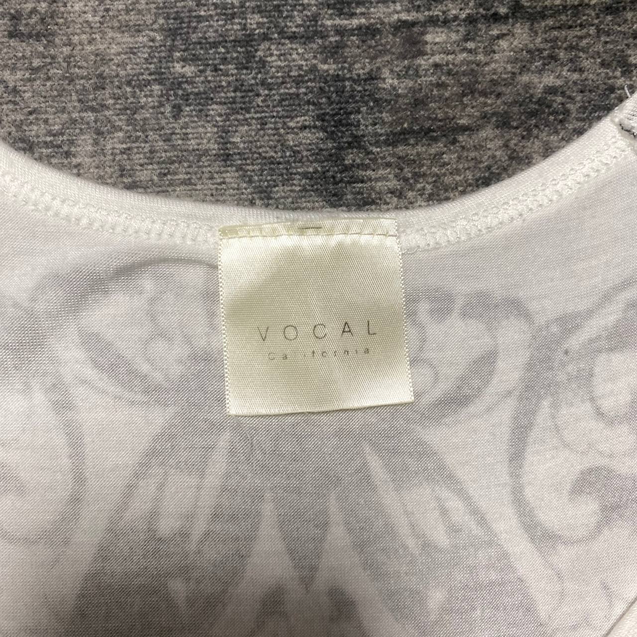 IDK WHY NO ONE LOVE THIS TEE😭