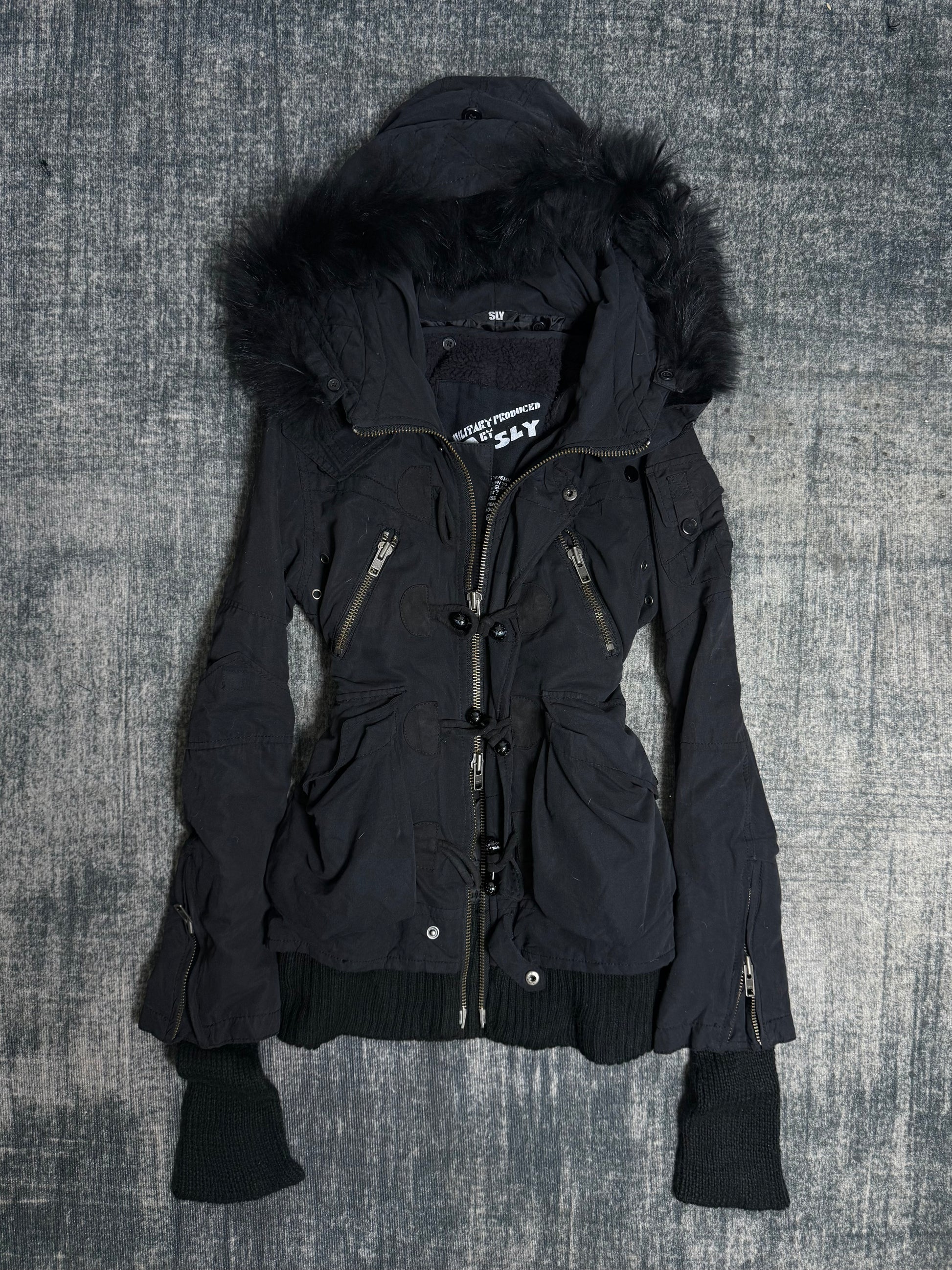 ༒SLY༒ 
𝗦𝗜𝗭𝗘 (𝗜𝗡𝗖𝗛𝗘𝗦): 
ʙᴜꜱᴛ 38-40
ʟᴇɴɢᴛʜ 28
ᴄᴏɴᴅɪᴛɪᴏɴ: 7/10 used