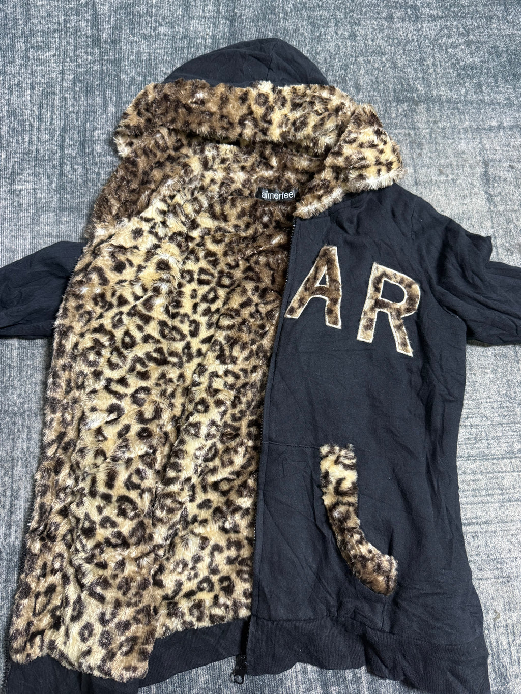 B2V-AIMERFEEL HOODIE ༒