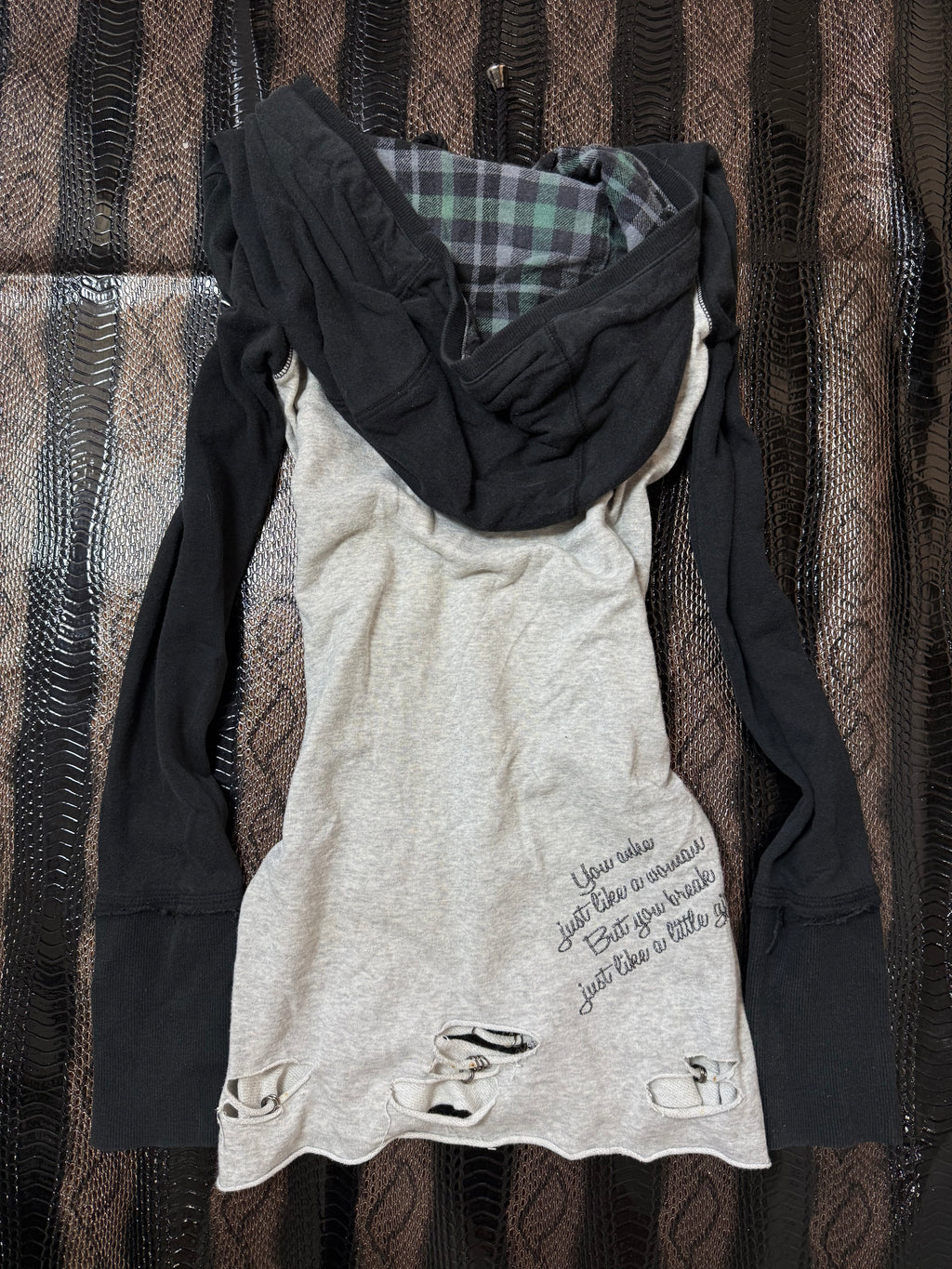 B2V HEAVEN N EARTH HOODIE01 ༒