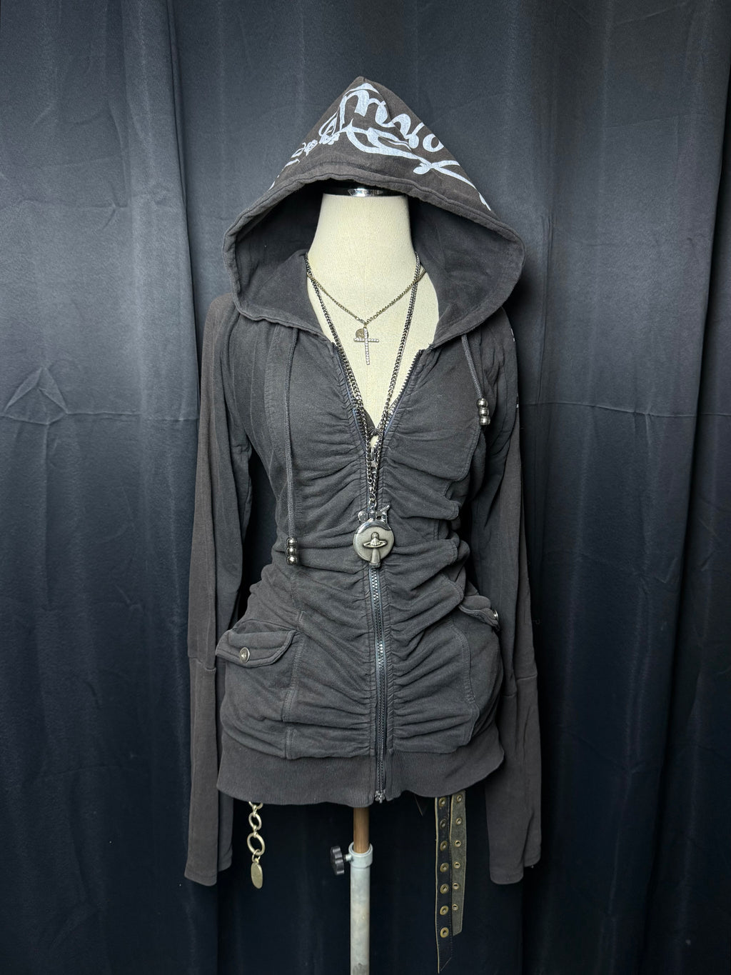 B2V- CALOLLE HOODIE༒