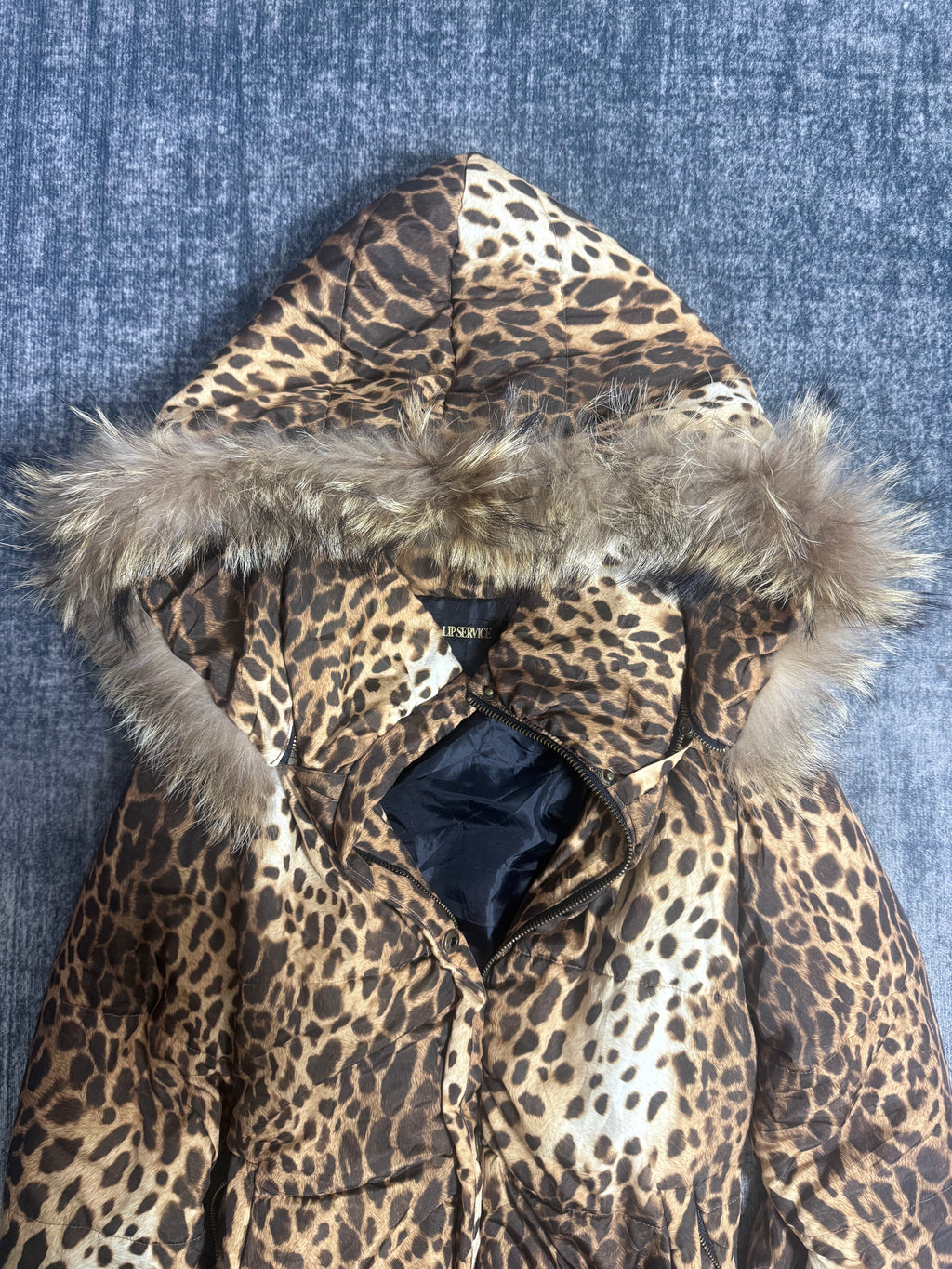 B2V-LIP SERVICE HOODIE༒