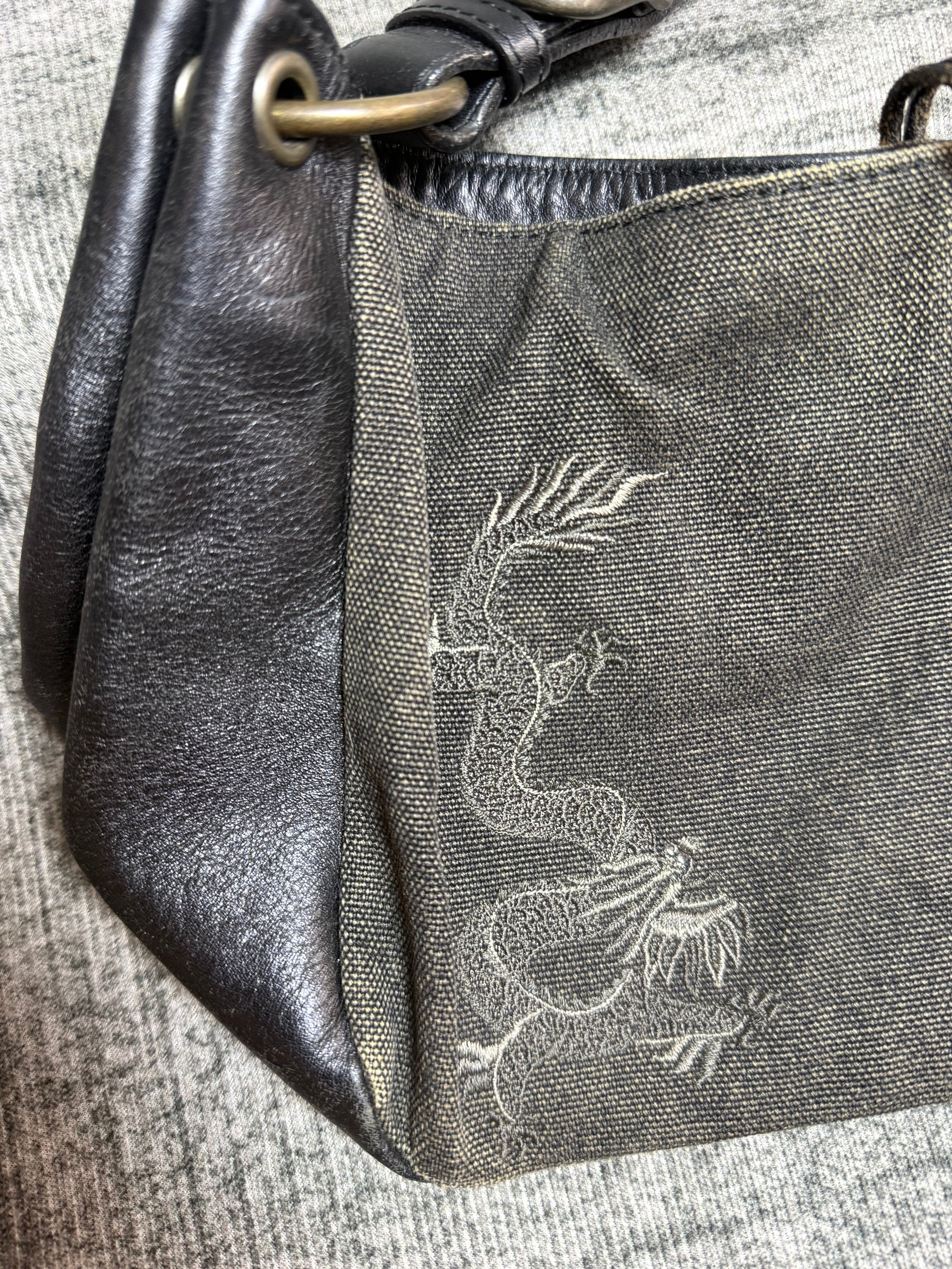 VIVIENNE TAM SHOULDER BAG