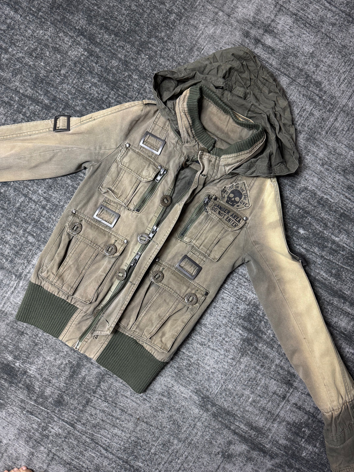 950926BAD2WEAR